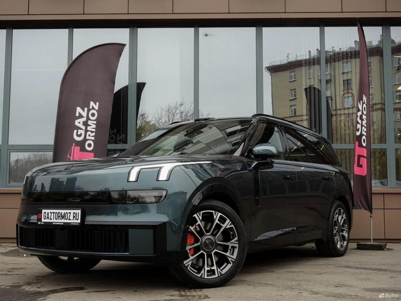 Lynk & Co 900 2.0hyb 4WD AT (734 л.с.) 2025 г. 12 км