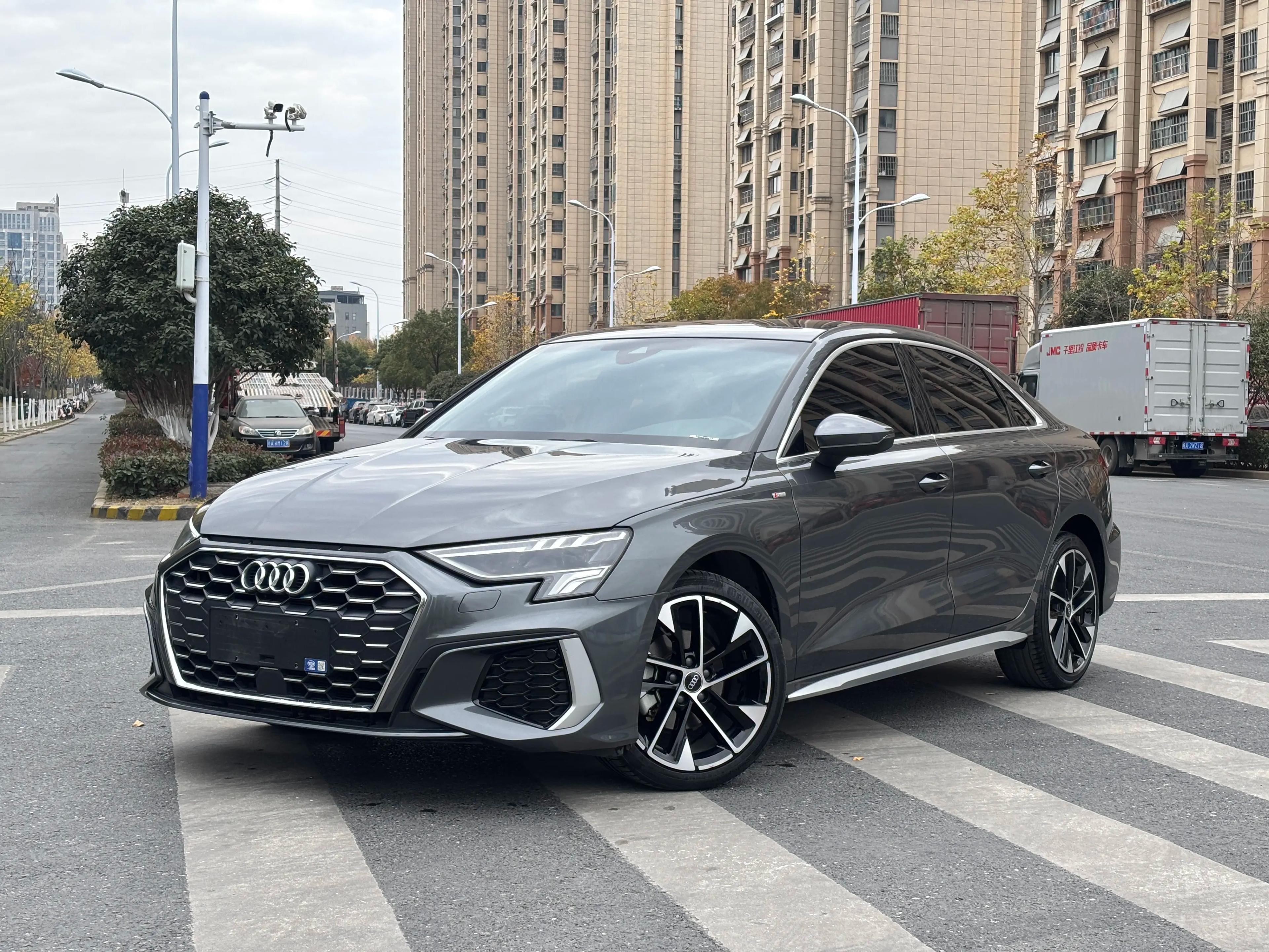 Audi A3 2023 г. 30115 км.