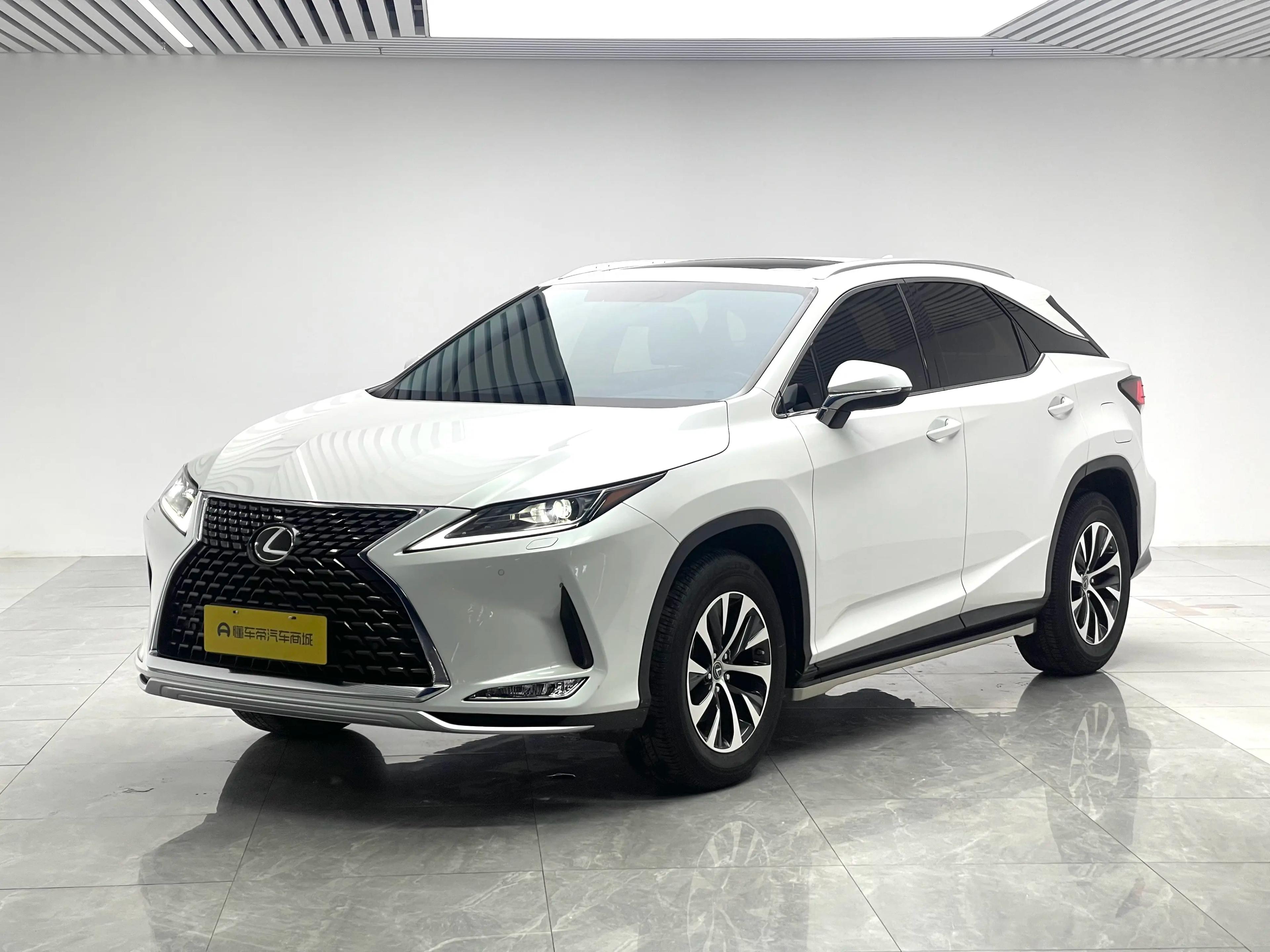 Lexus RX 2022 г. 67869 км.
