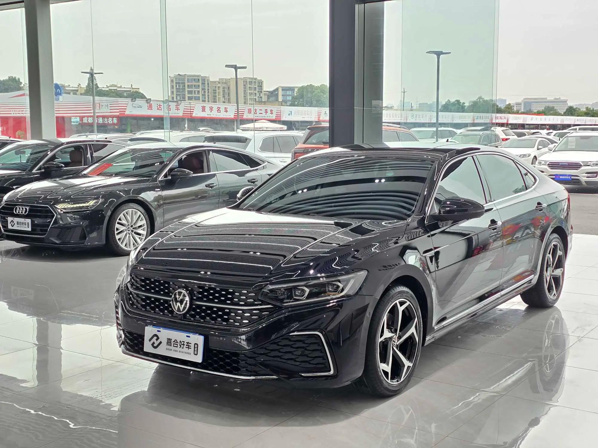 Volkswagen Passat 2024 г. 32058 км.