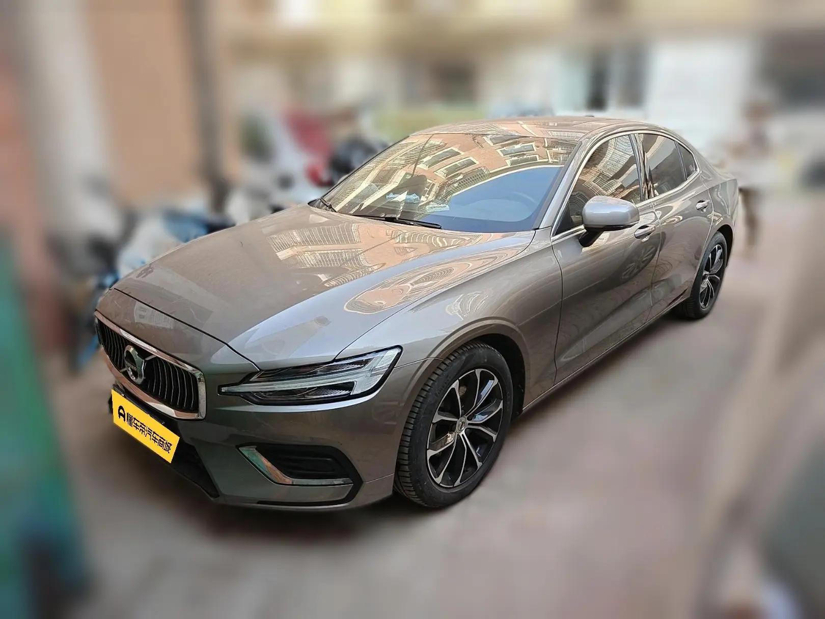 Volvo S60 2021 г. 25626 км.