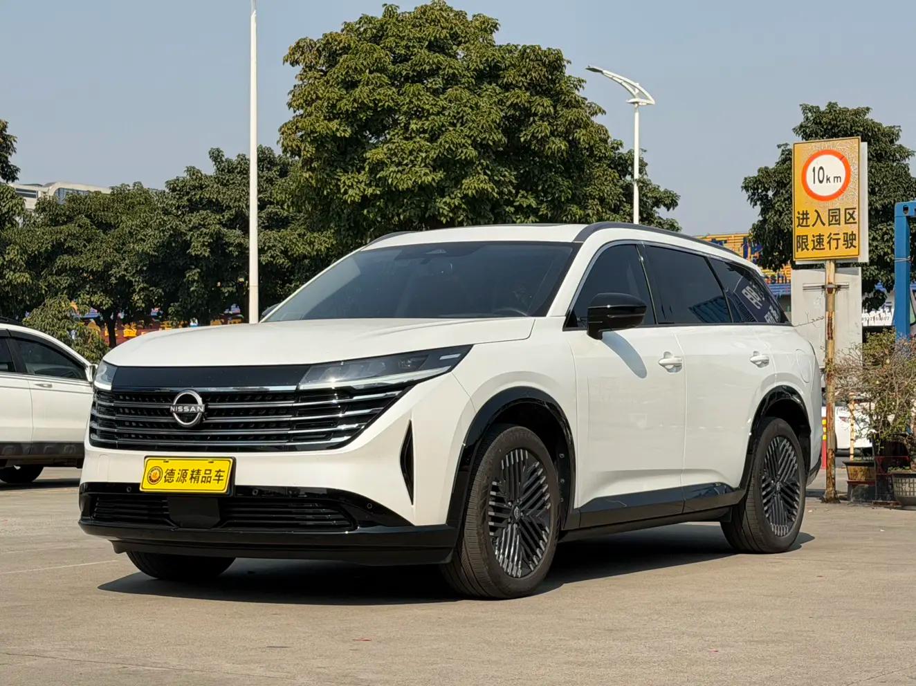 Nissan Explore the land 2024 г. 18096 км.