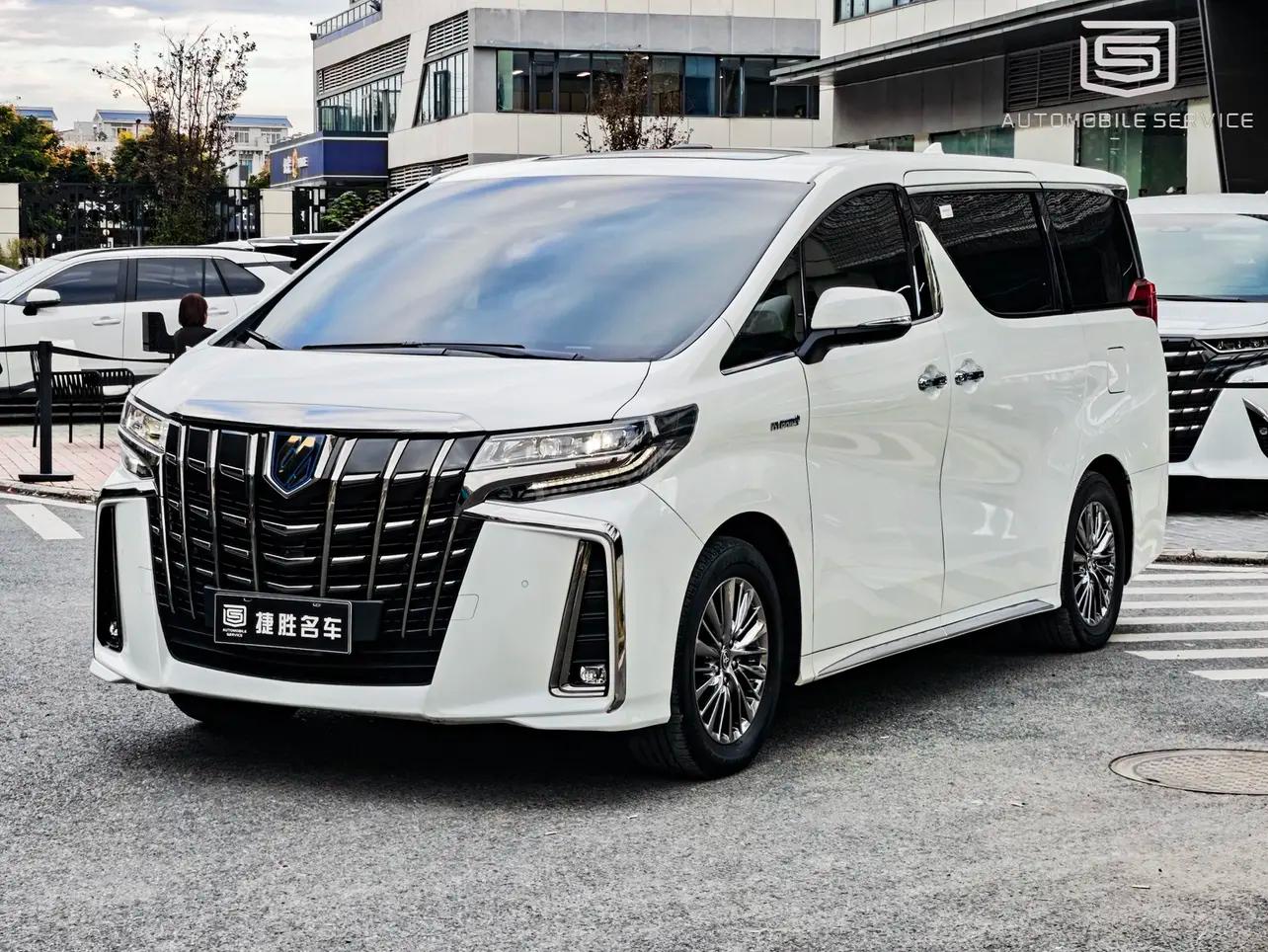 Toyota Alphard 2023 г. 36021 км.