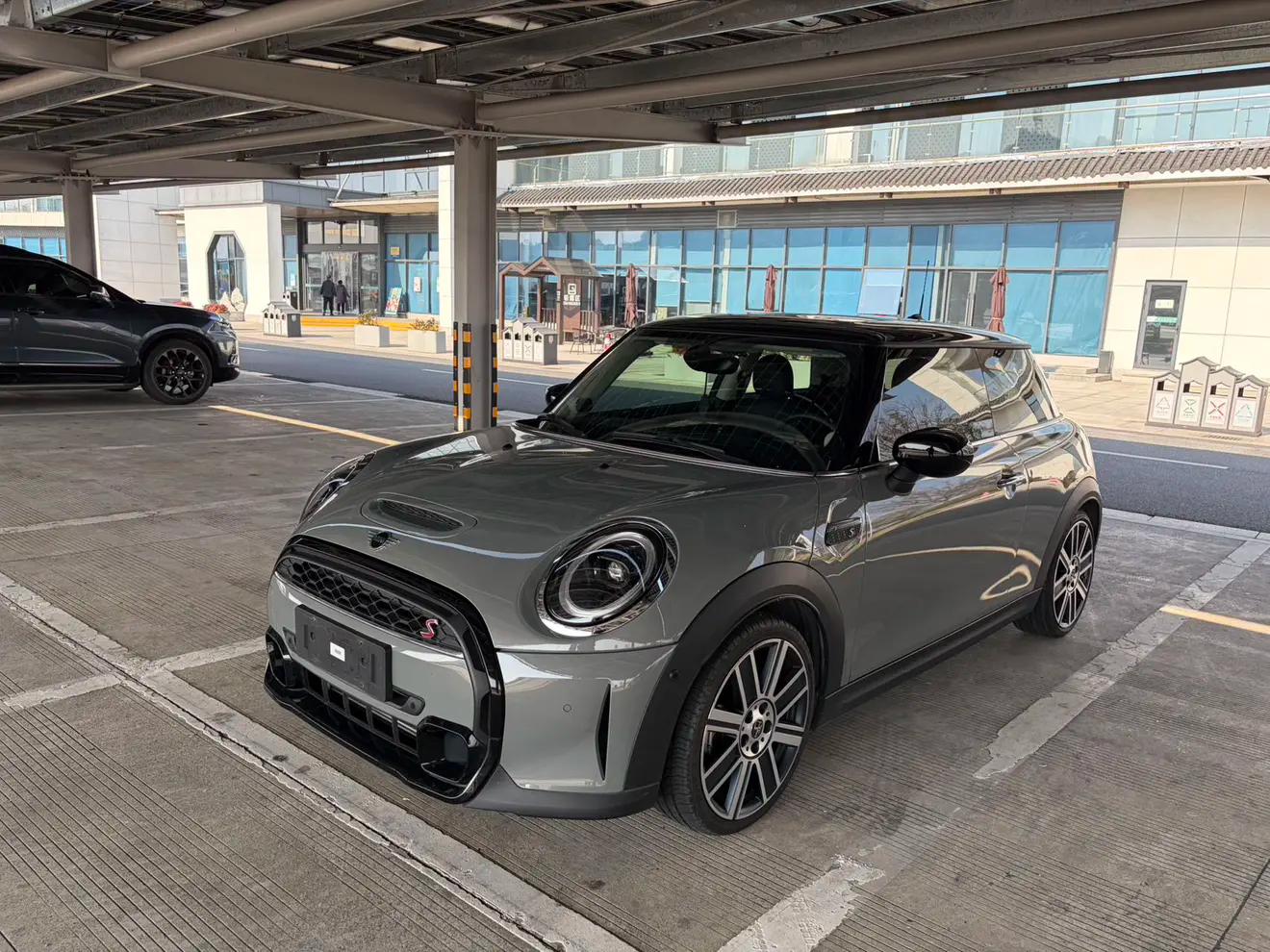 MINI 2021 г. 17144 км.