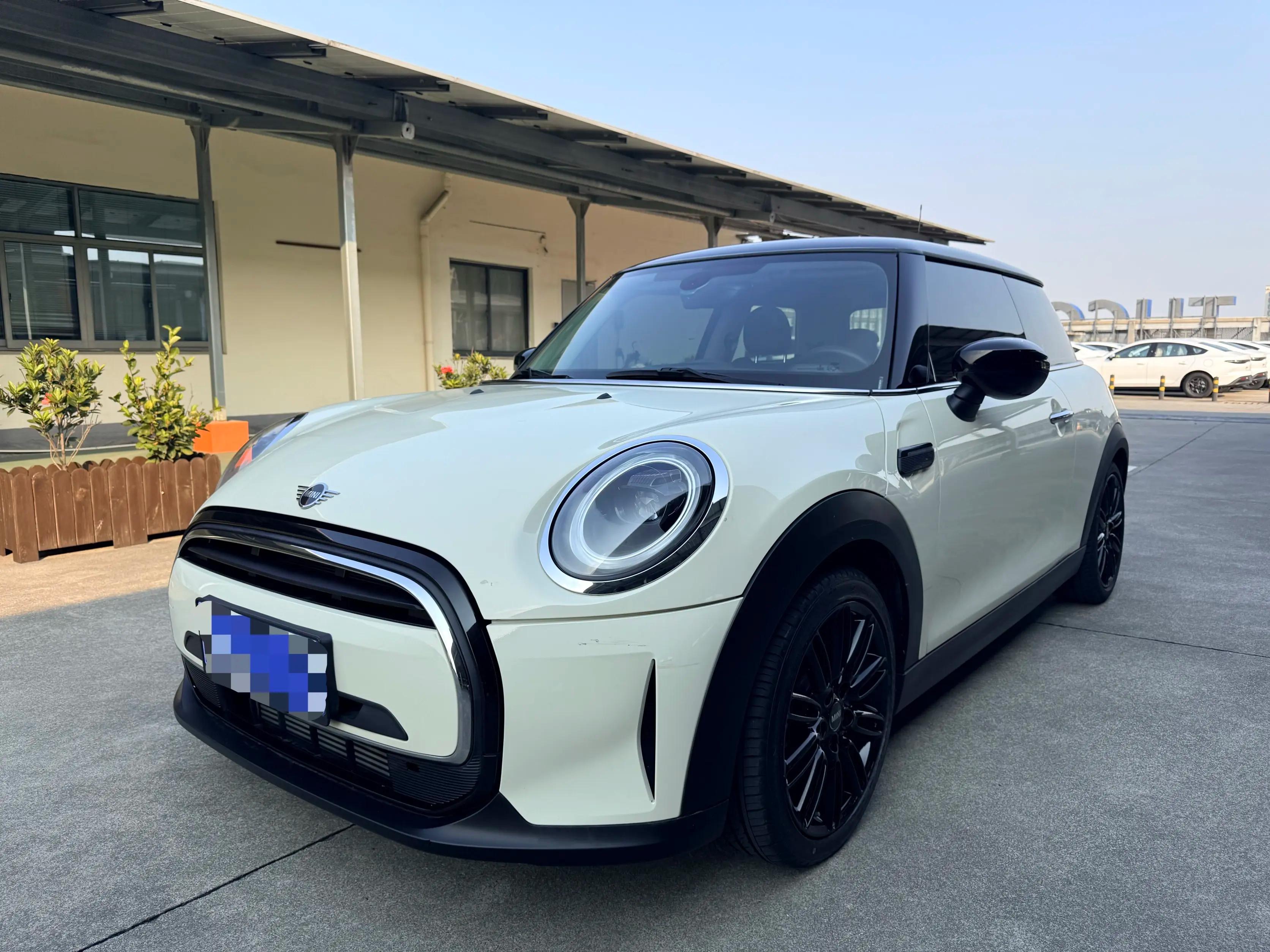 MINI 2022 г. 34642 км.