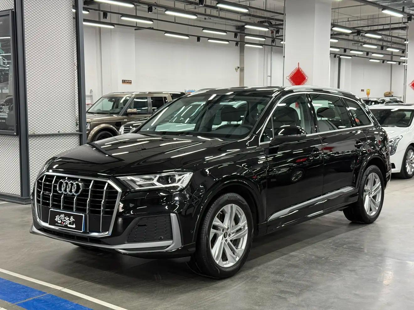 Audi Q7 2023 г. 60043 км.