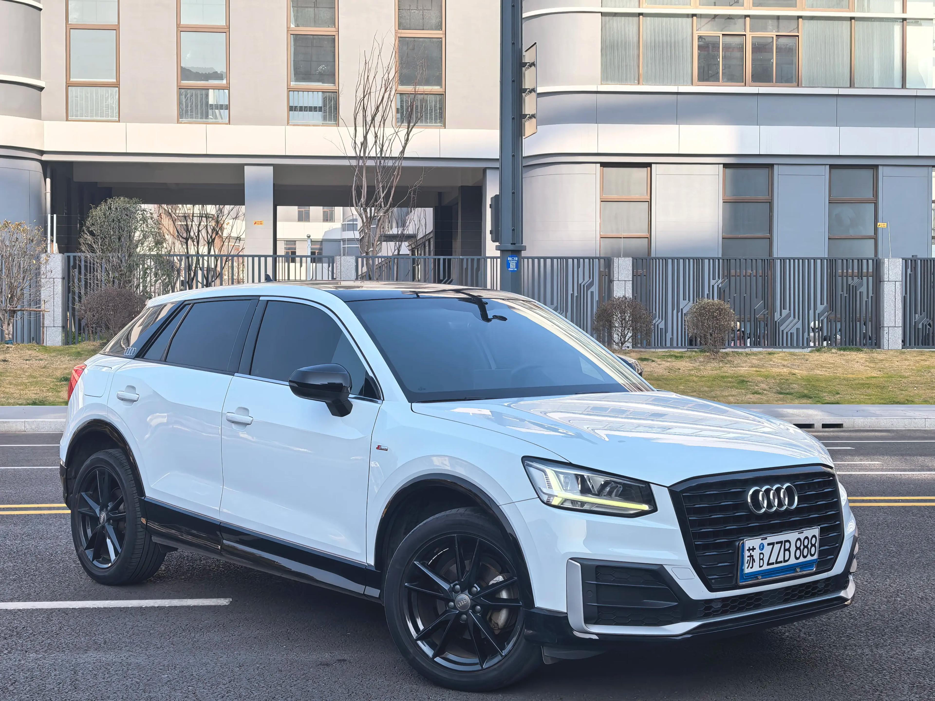 Audi Q2L 2021 г. 53020 км.