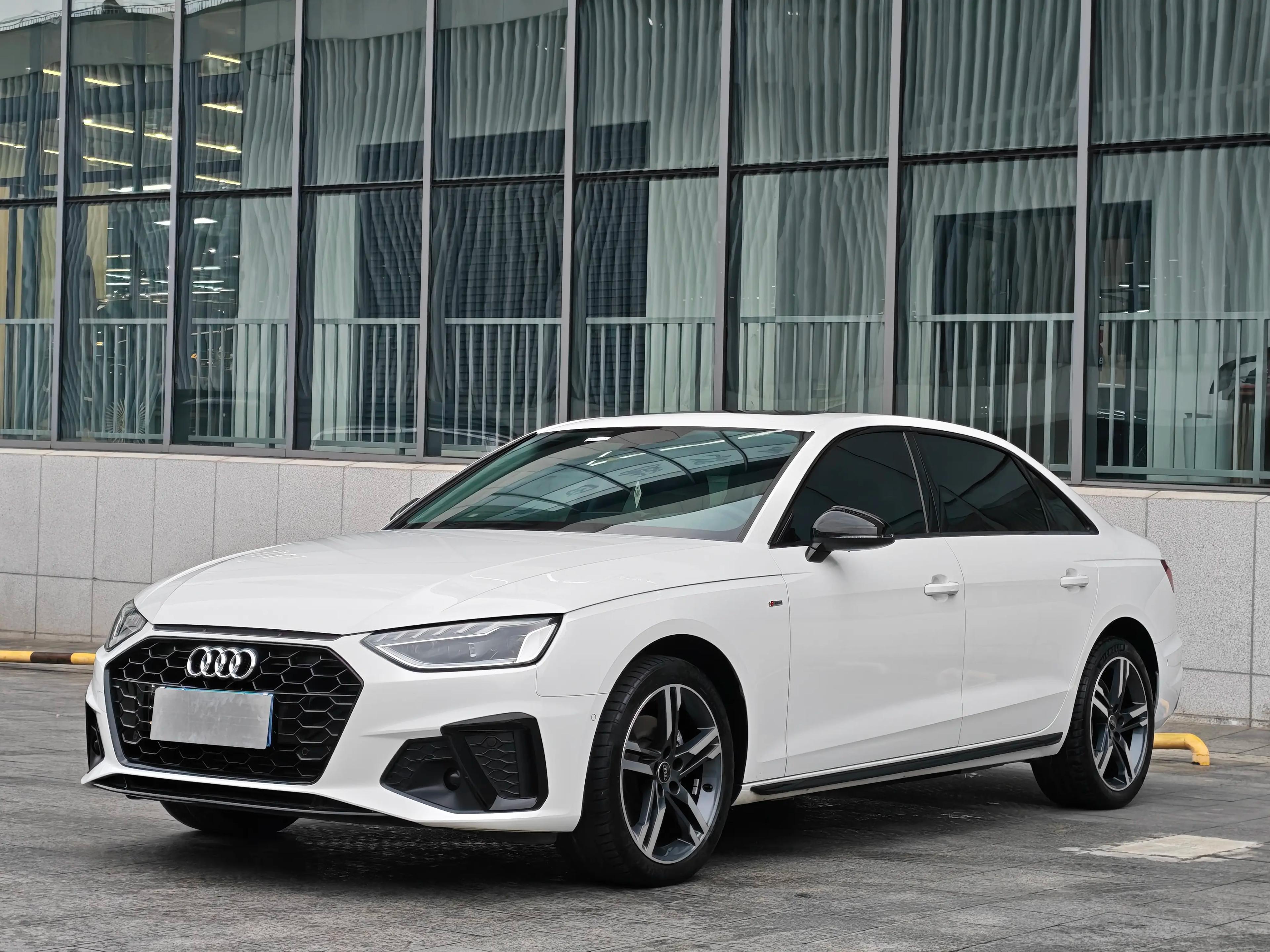 Audi A4L 2022 г. 49104 км.