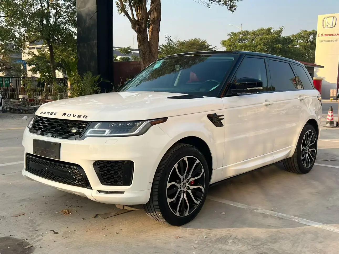 Land Rover Range Rover Sport 2021 г. 66053 км.