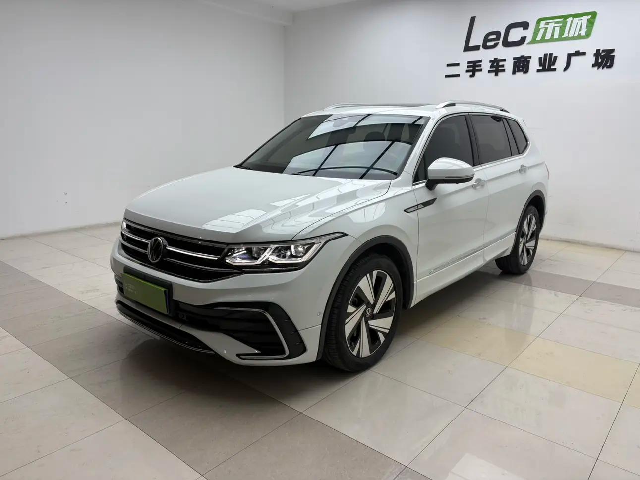 Volkswagen Tiguan L 2023 г. 39070 км.
