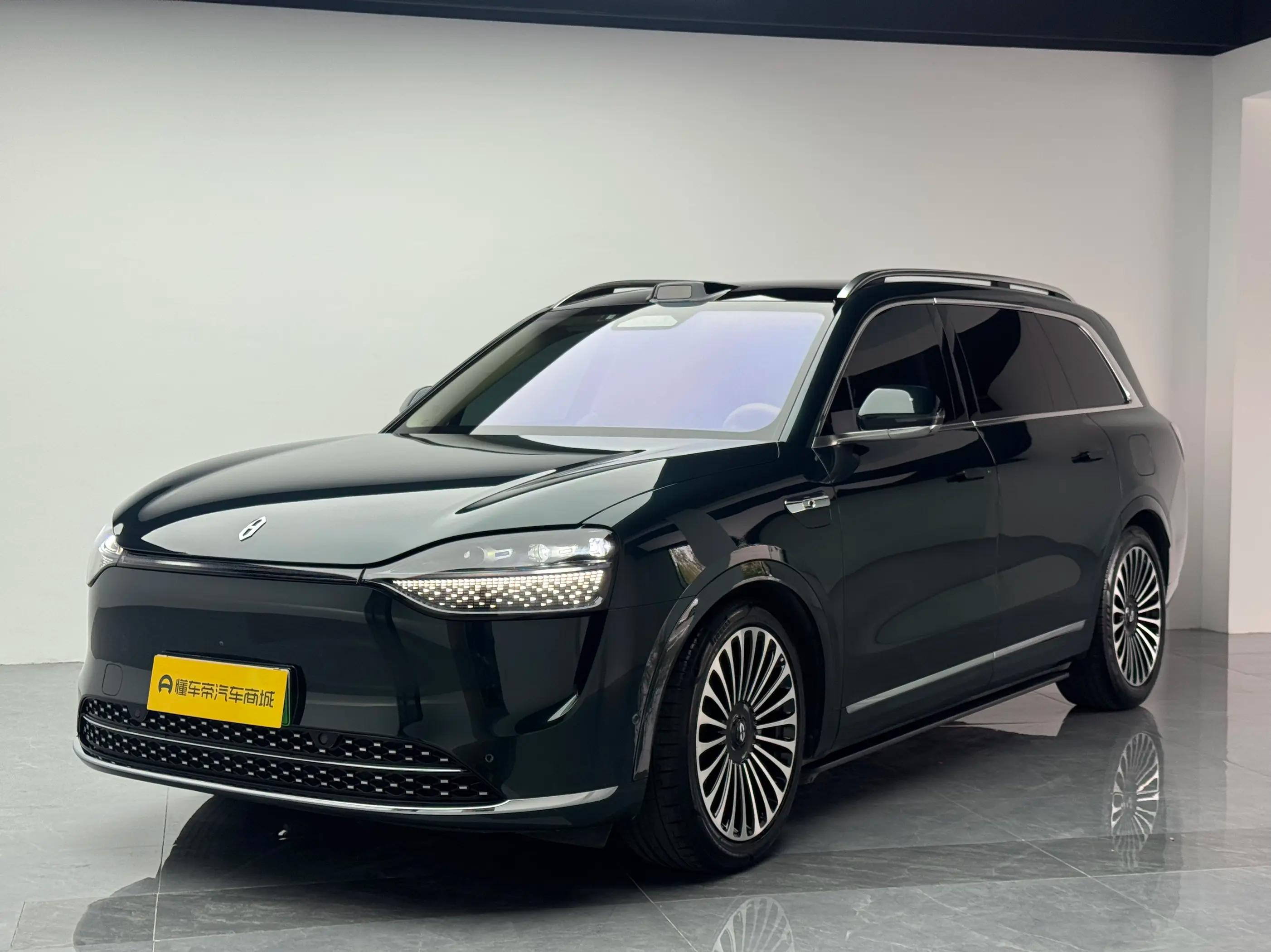 AITO M9 2025 г. 9946 км.