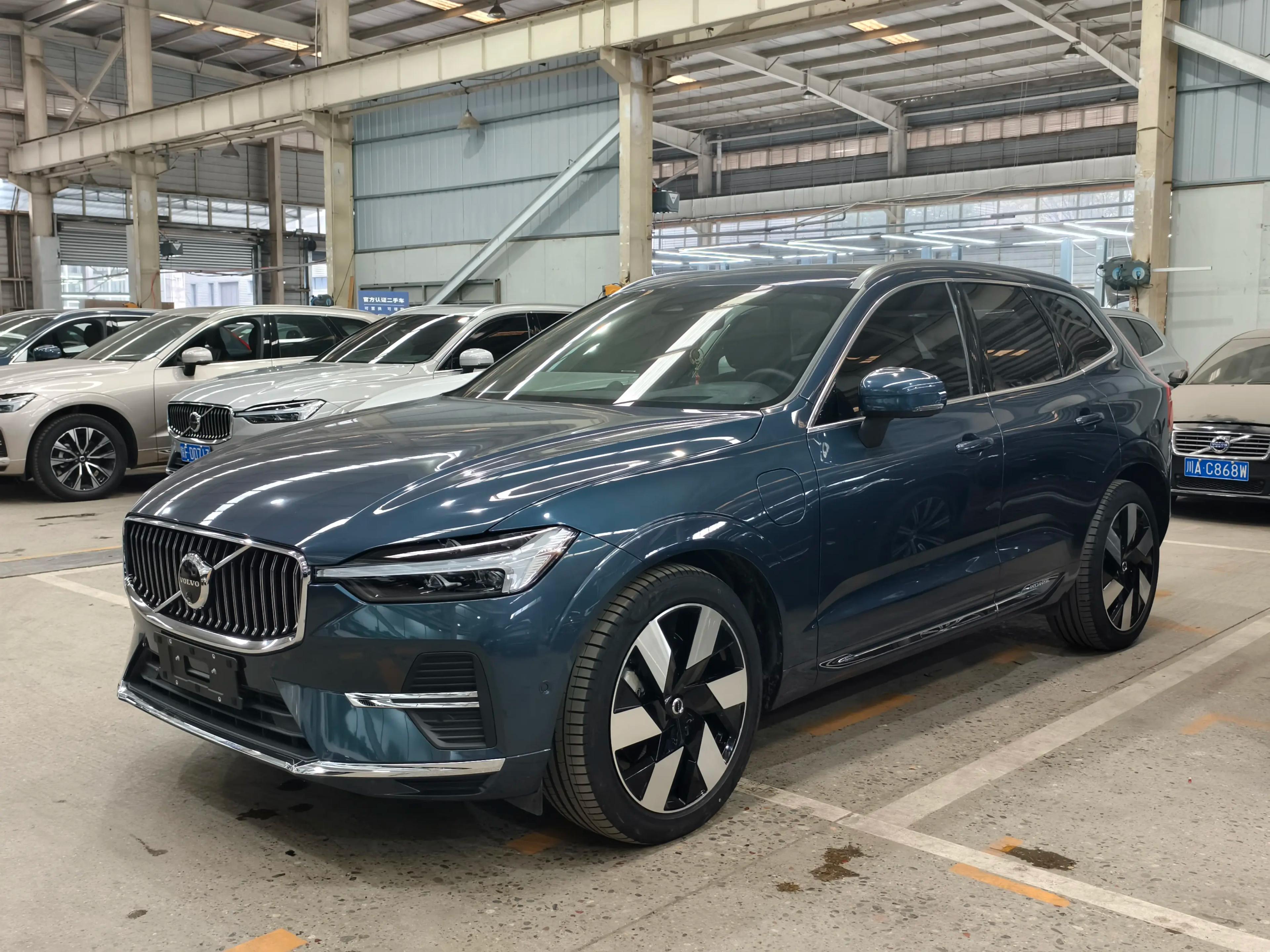 Volvo XC60 PHEV 2023 г. 29112 км.