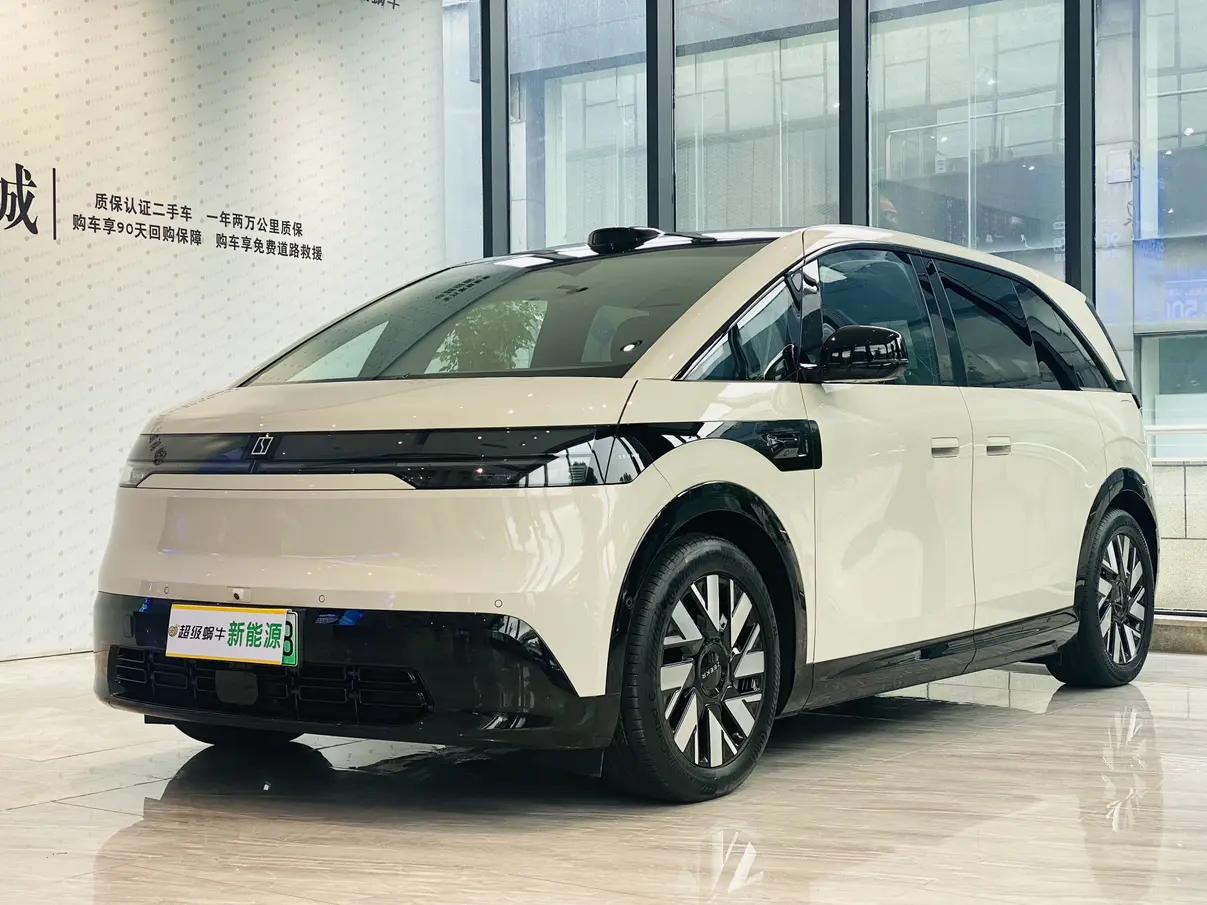 ZEEKR MIX 2024 г. 4242 км.