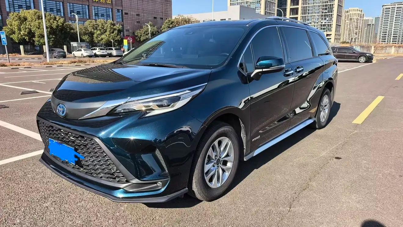 Toyota Granvia 2024 г. 50008 км.