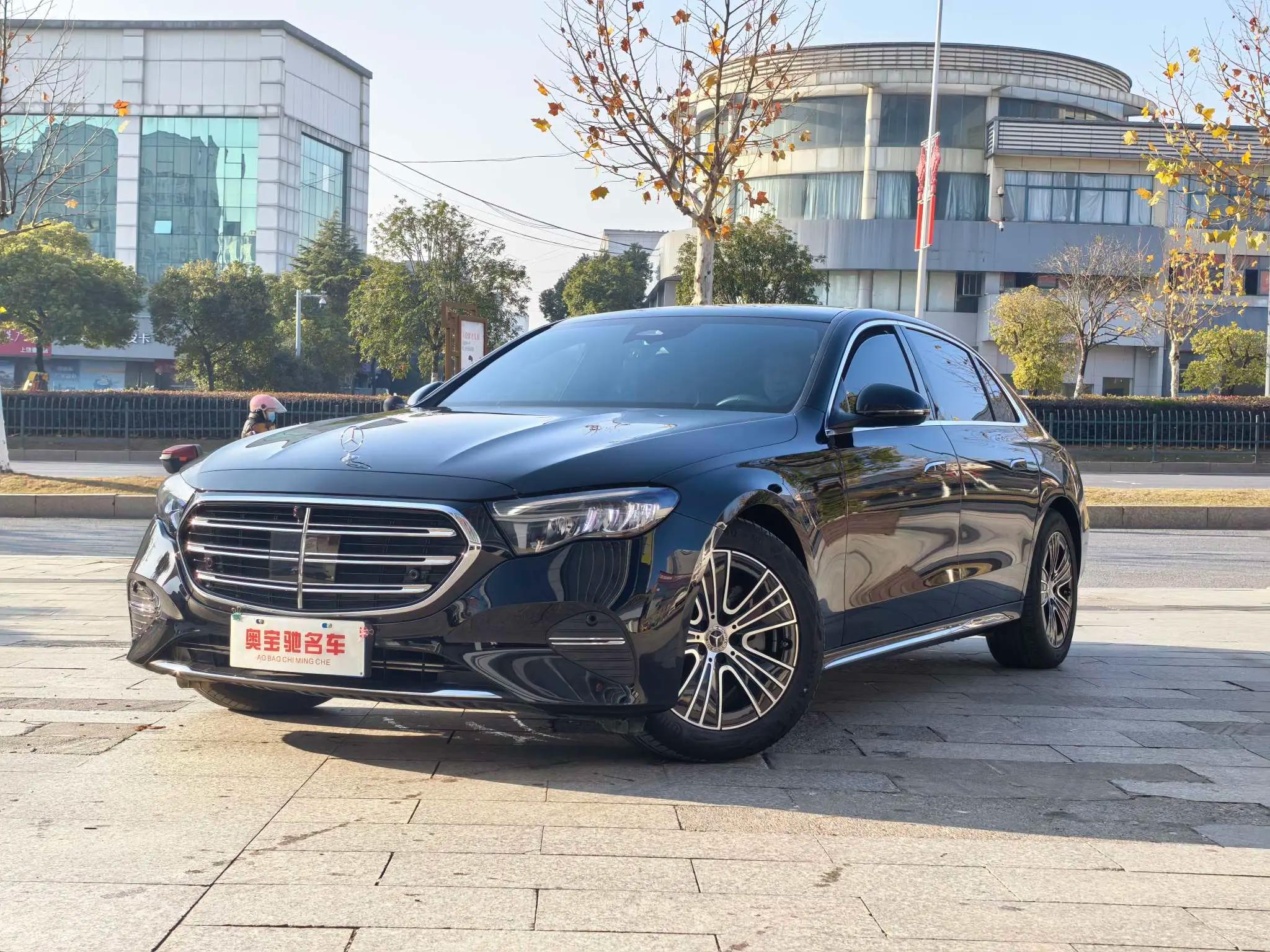 Mercedes-Benz E-Class 2024 г. 18533 км.