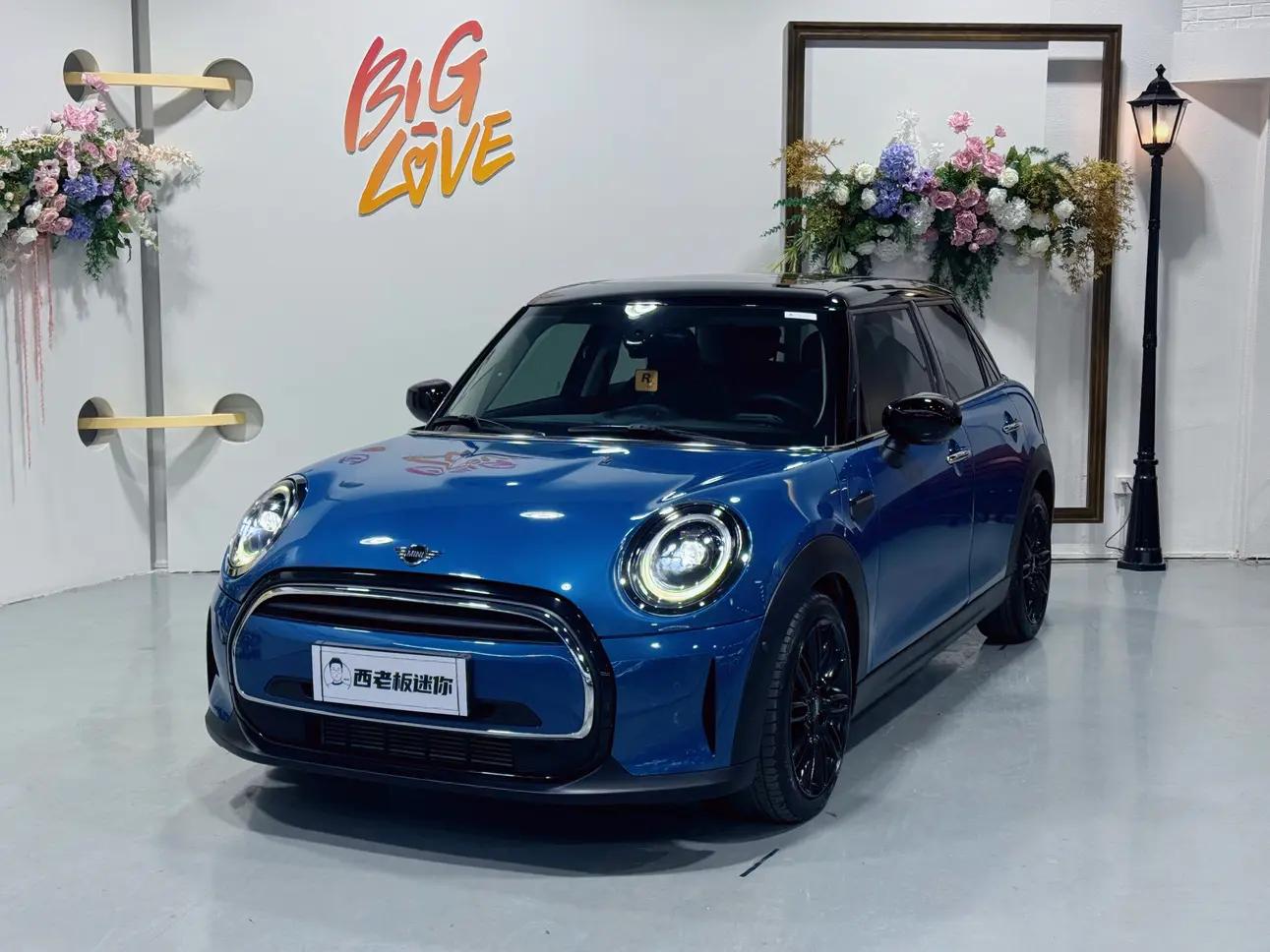 MINI 2021 г. 18200 км.