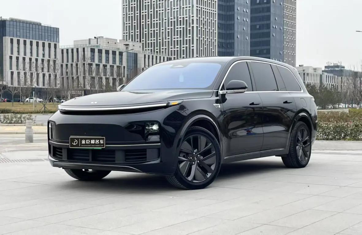 Lixiang L9 2023 г. 35015 км.