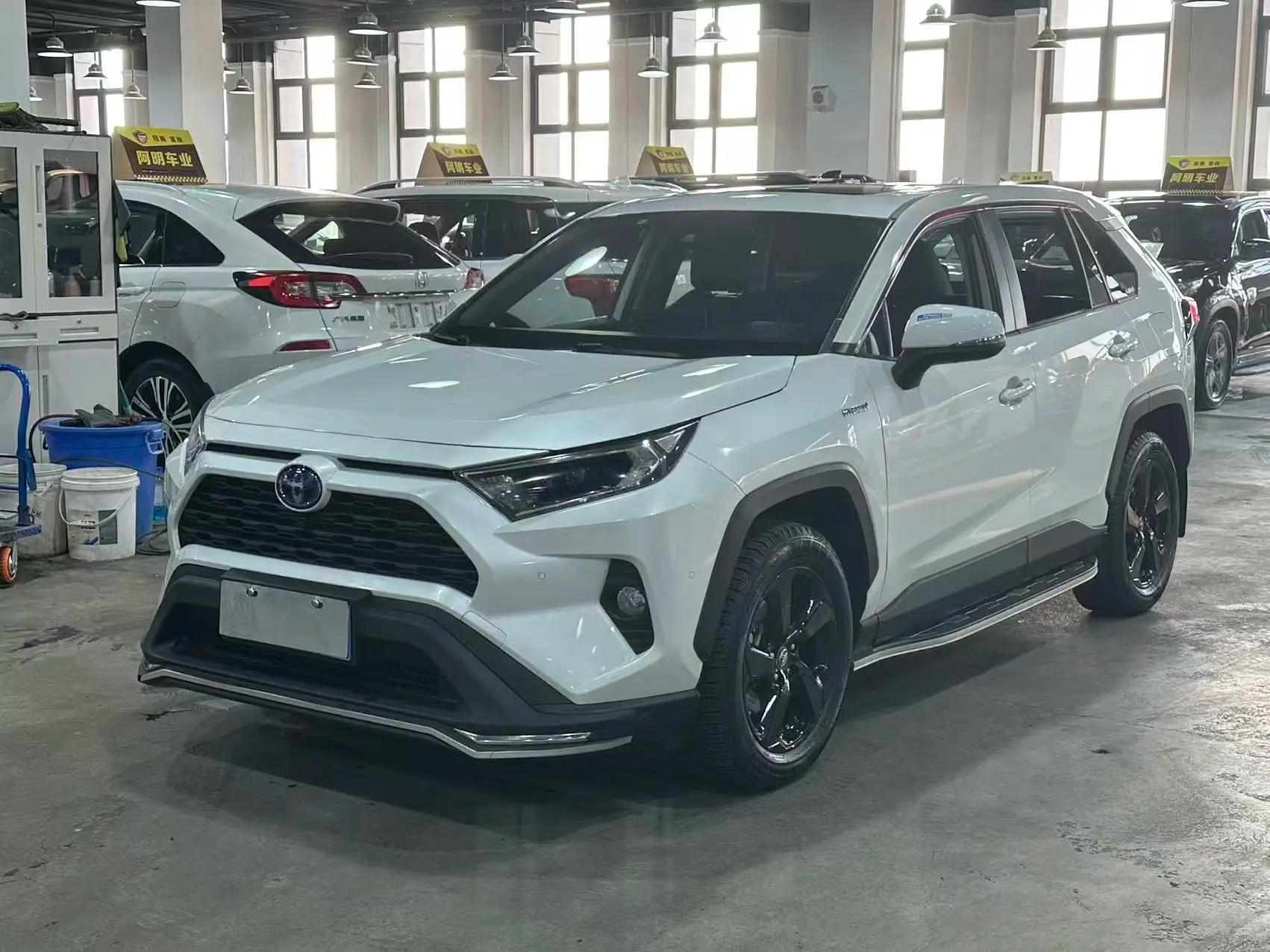 Toyota RAV4 2022 г. 54113 км.