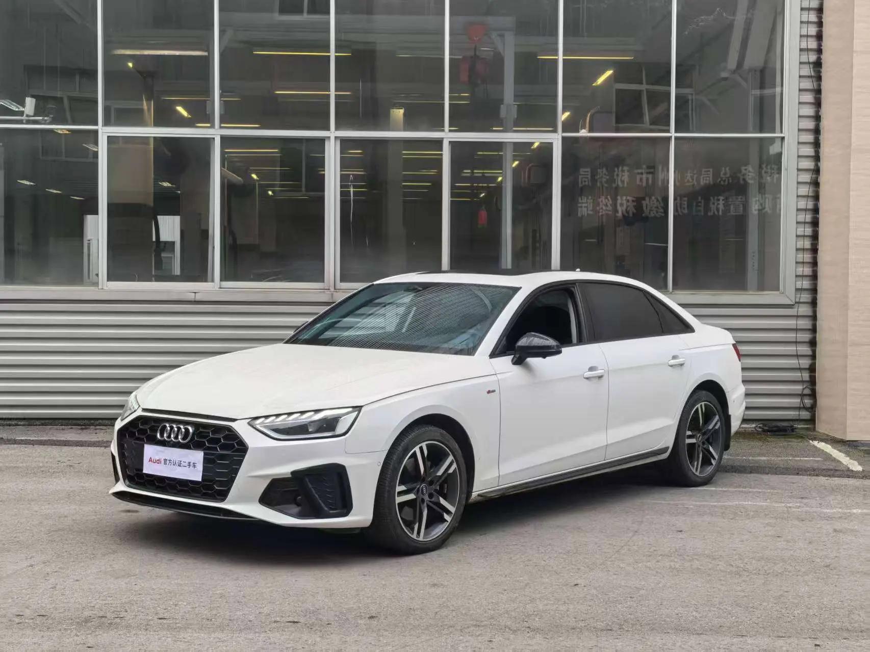Audi A4L 2023 г. 54008 км.