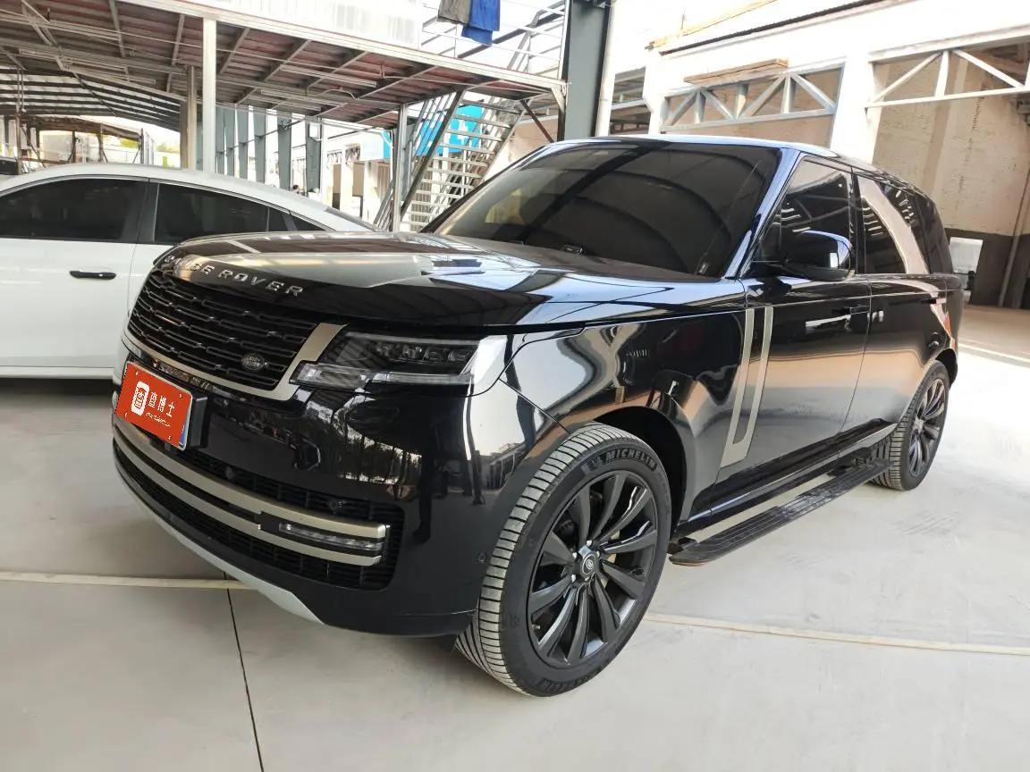 Land Rover Range rover 2023 г. 73045 км.