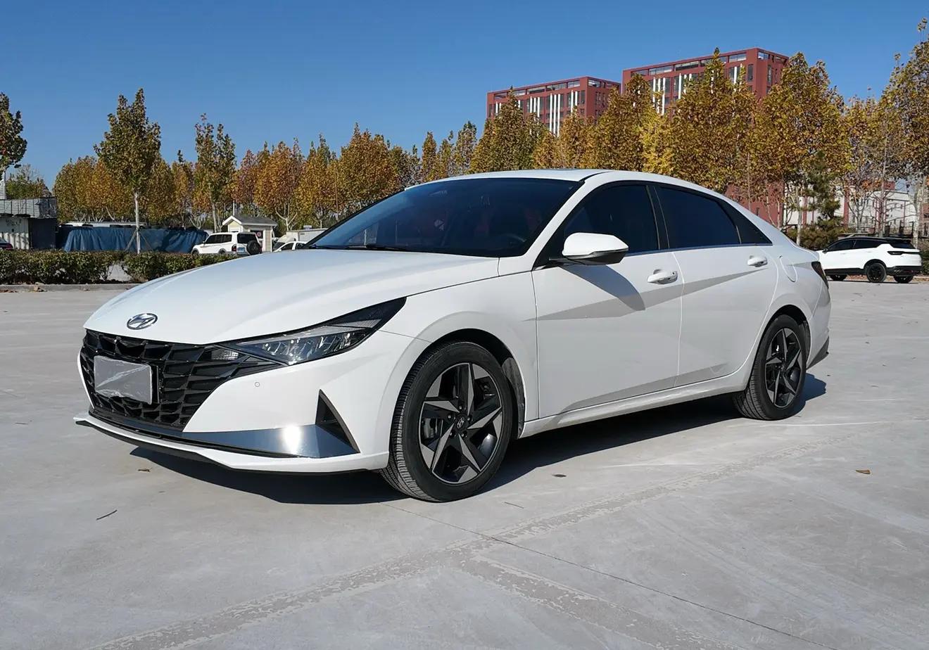 Hyundai Elantra 2022 г. 34146 км.