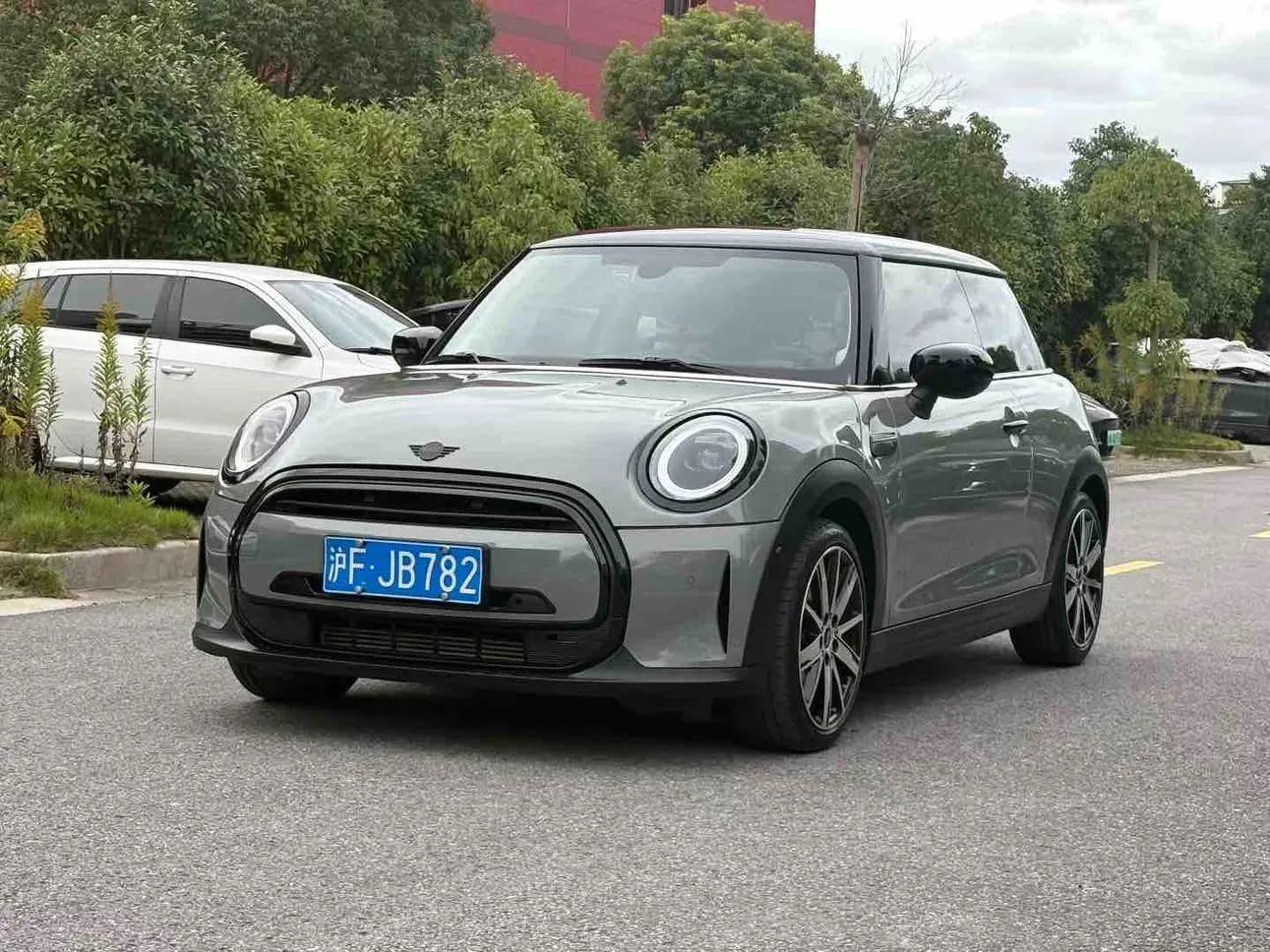 MINI 2023 г. 20110 км.