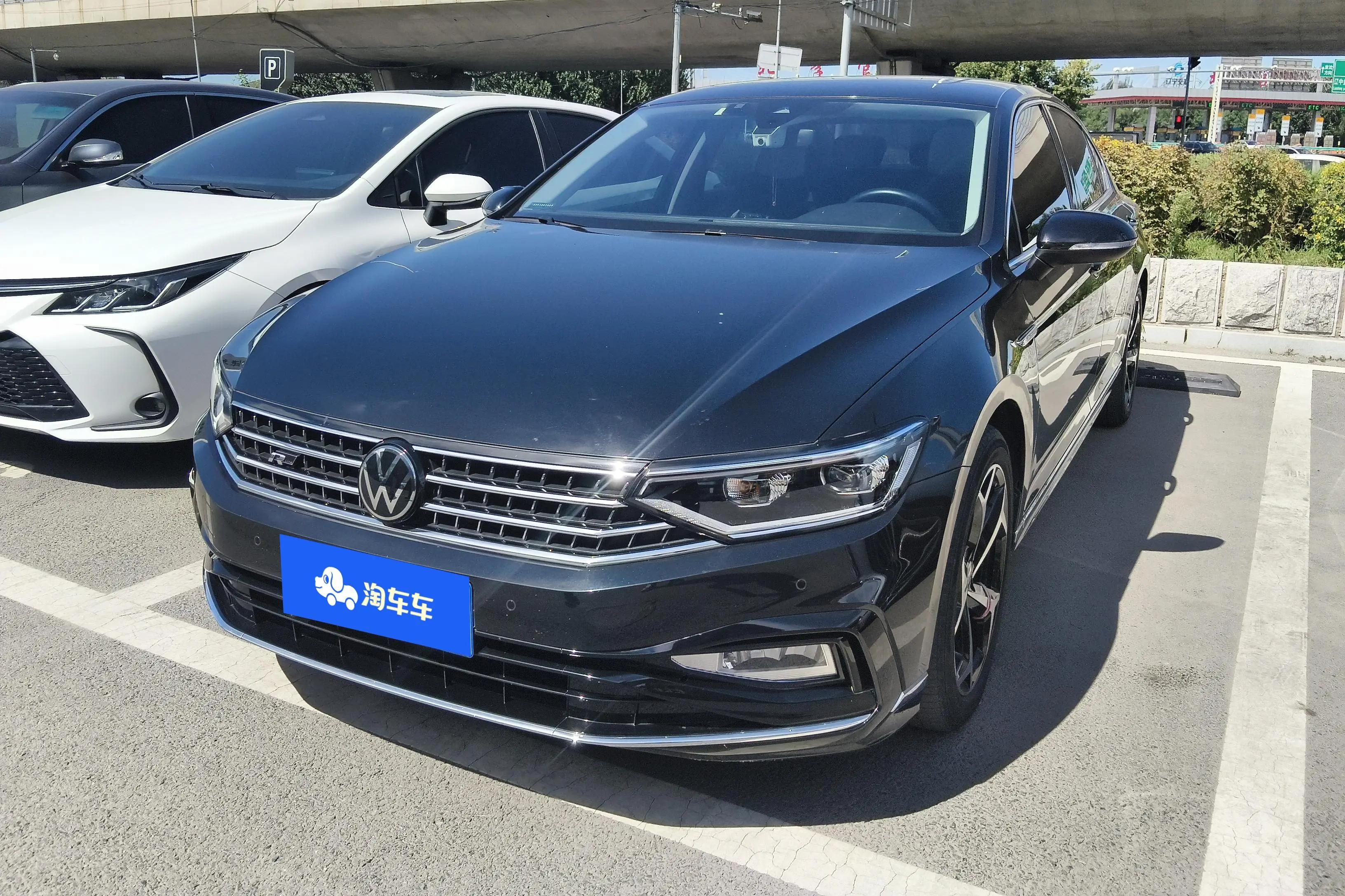 Volkswagen Magotan 2023 г. 27669 км.