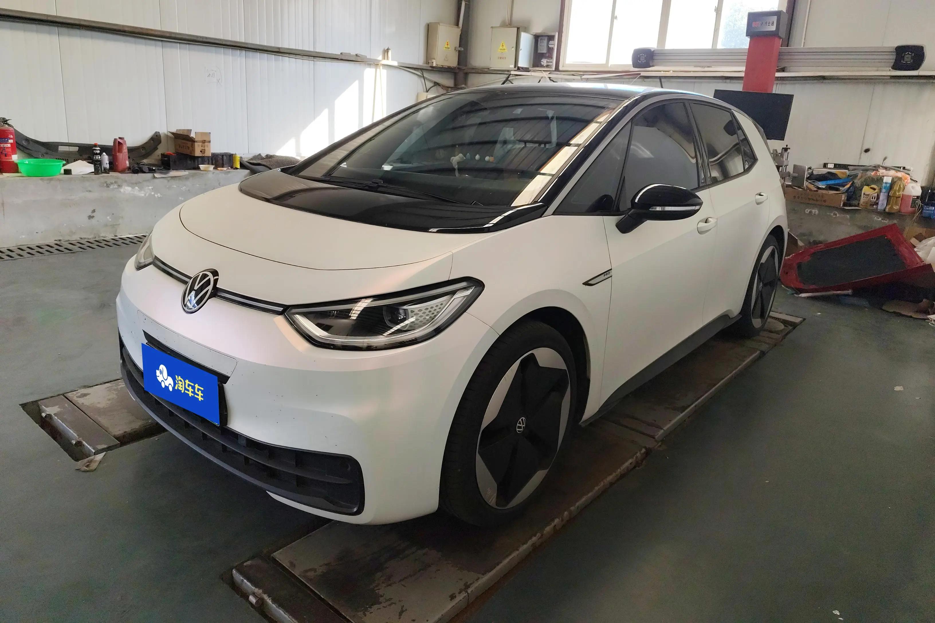 Volkswagen ID.3 2022 г. 24593 км.