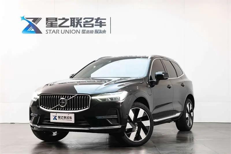 Volvo XC60 PHEV 2025 г. 8823 км.