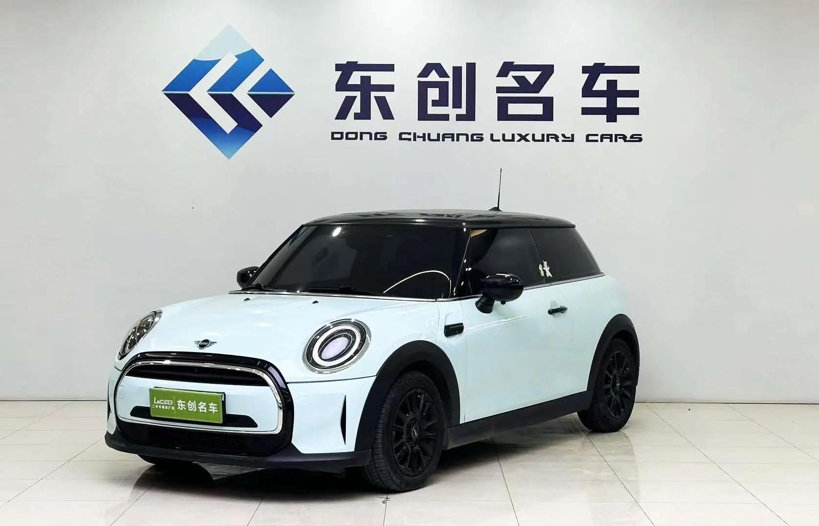 MINI 2021 г. 54005 км.