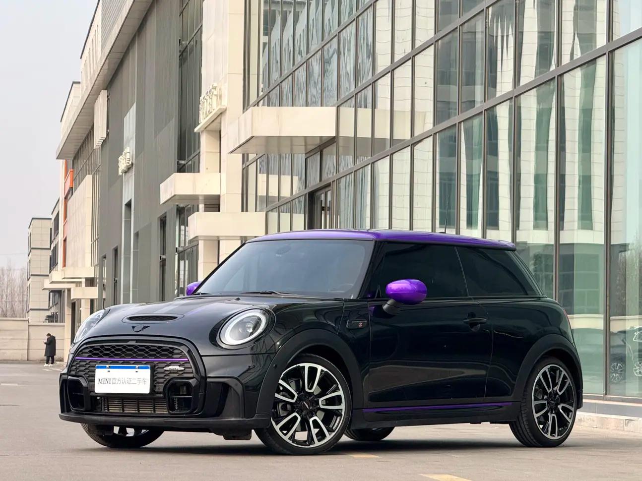 MINI  2024 г. 22148 км.