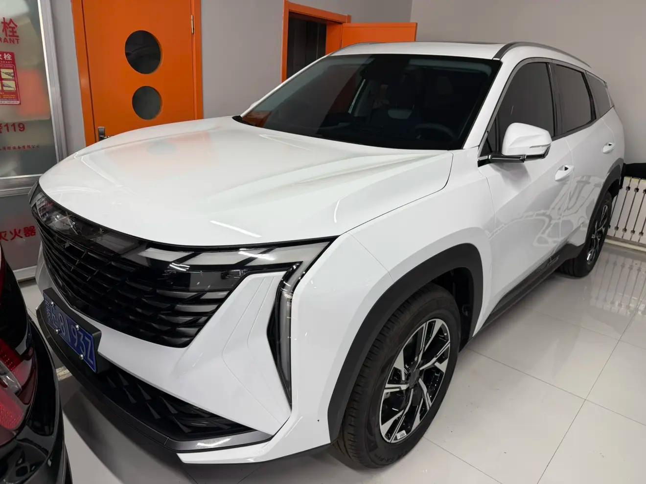 Geely Atlas L 2025 г. 6084 км.