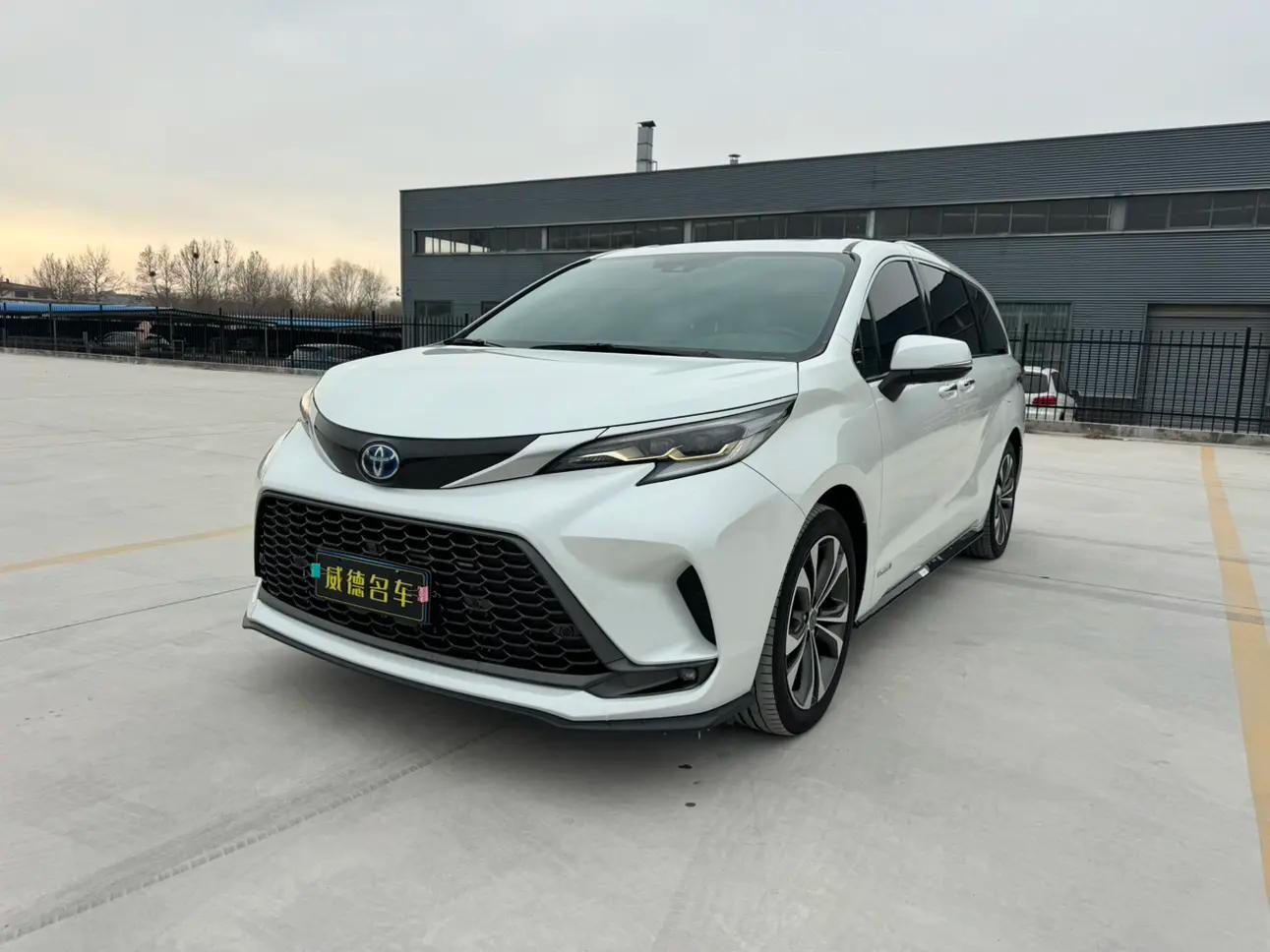 Toyota Granvia 2023 г. 50088 км.