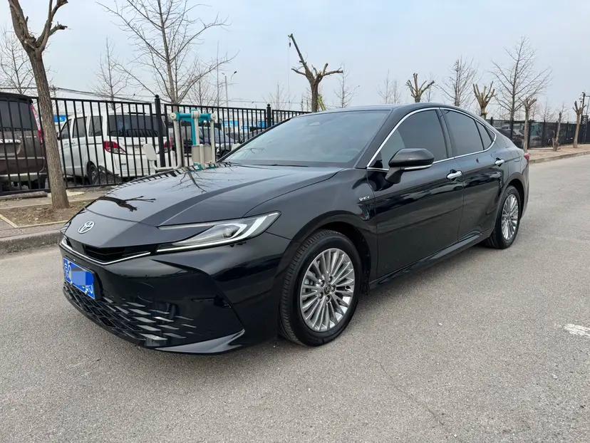 Toyota Camry 2025 г. 50000 км.