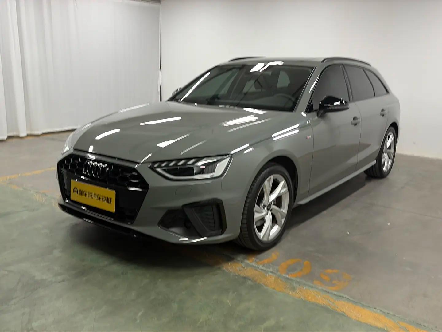 Audi A4 2022 г. 28621 км.