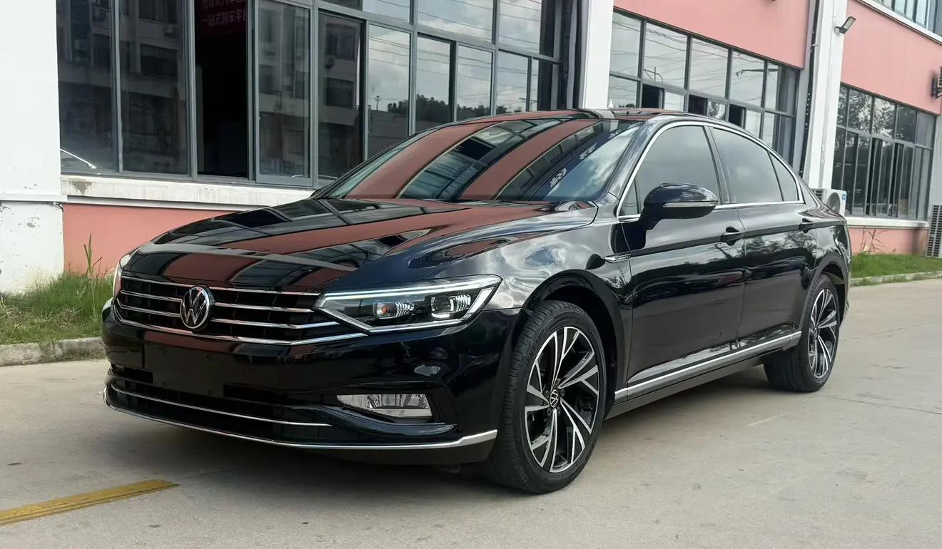 Volkswagen Magotan 2023 г. 43000 км.