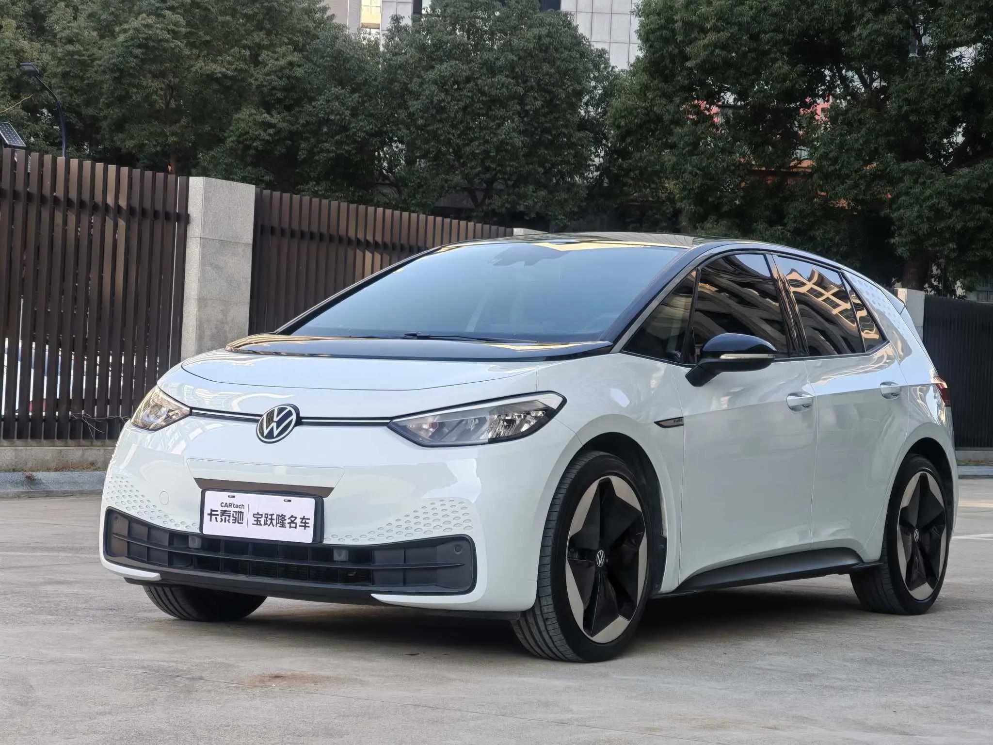Volkswagen ID.3 2023 г. 27111 км.