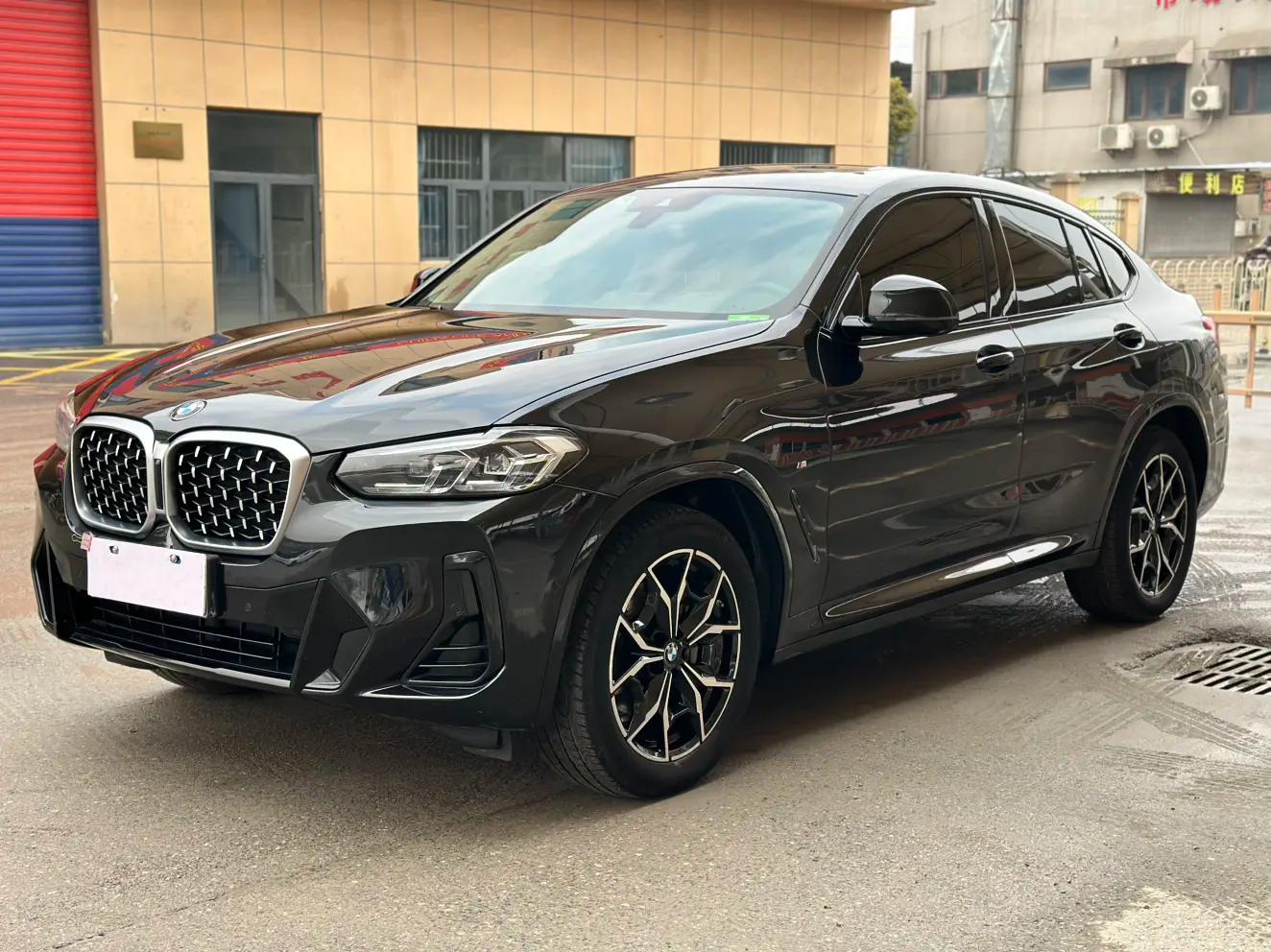 BMW X4 2023 г. 50065 км.