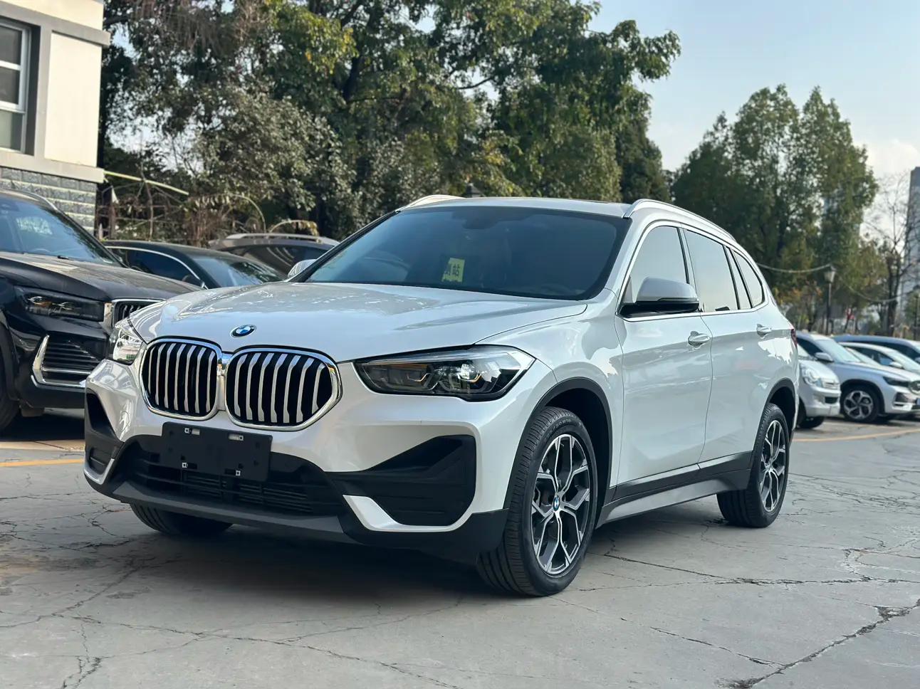 BMW X1 2023 г. 30019 км.