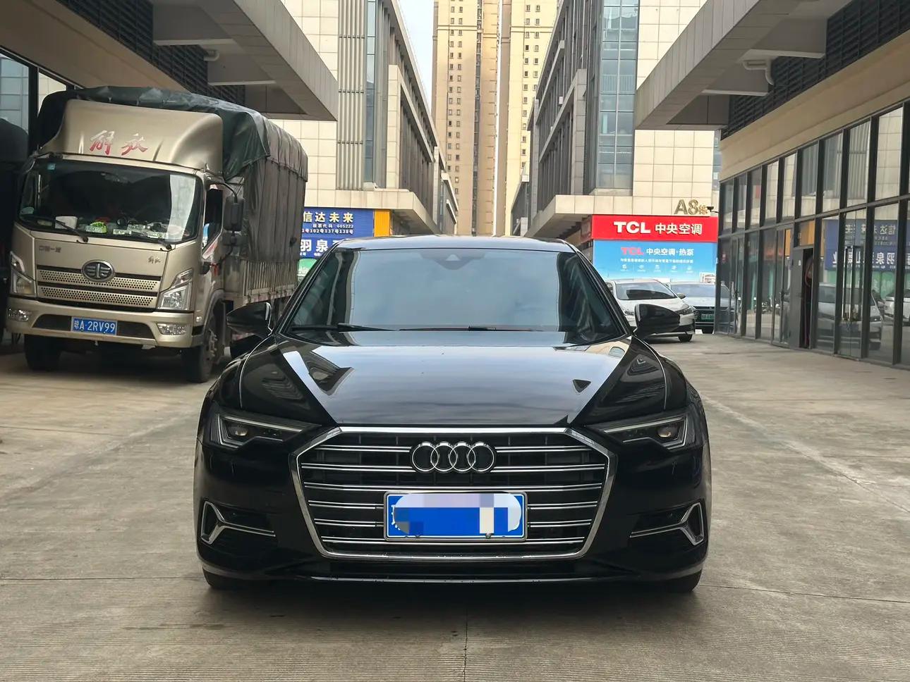 Audi A6L 2023 г. 94144 км.