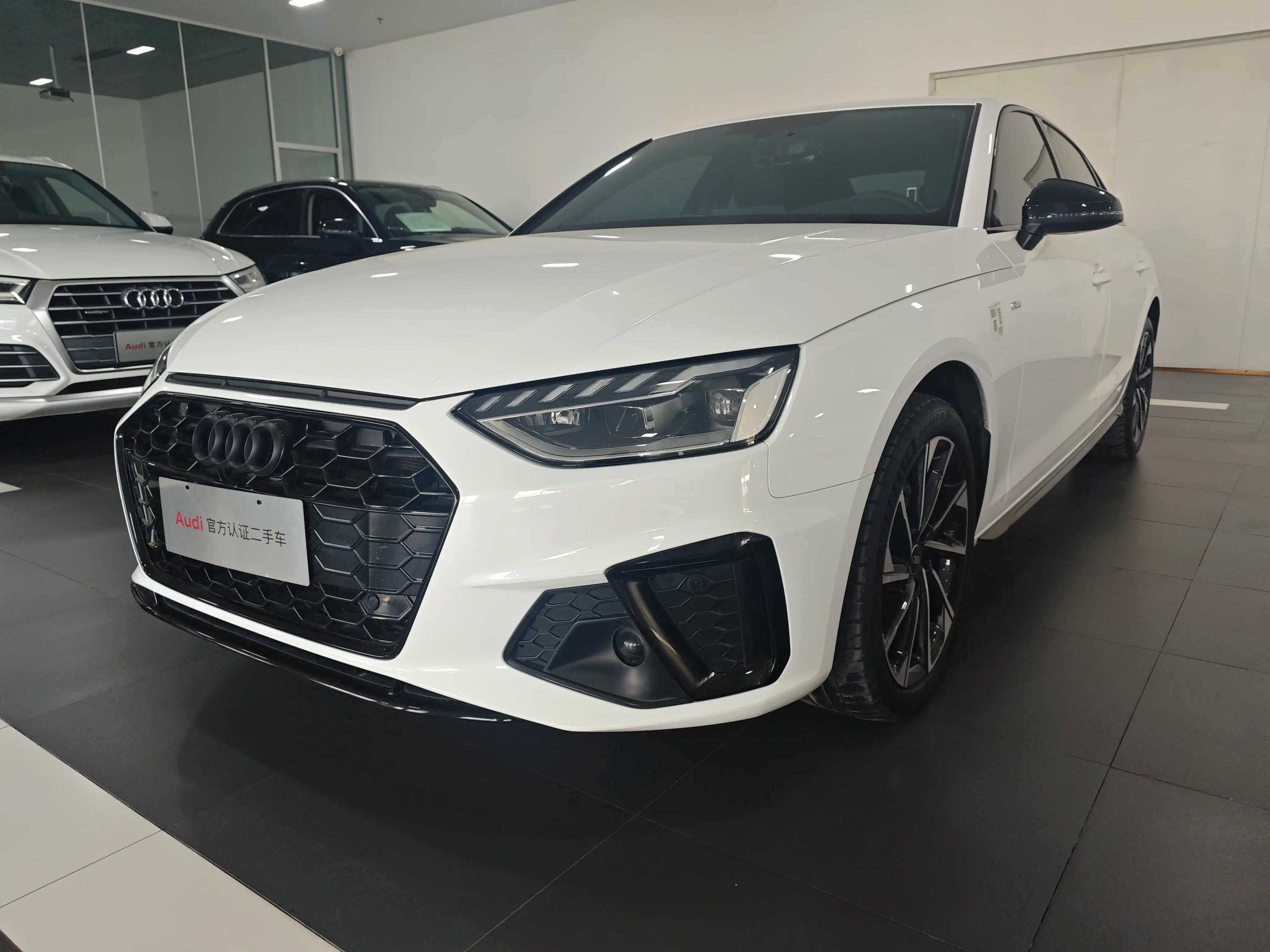 Audi A4L 2023 г. 31884 км.