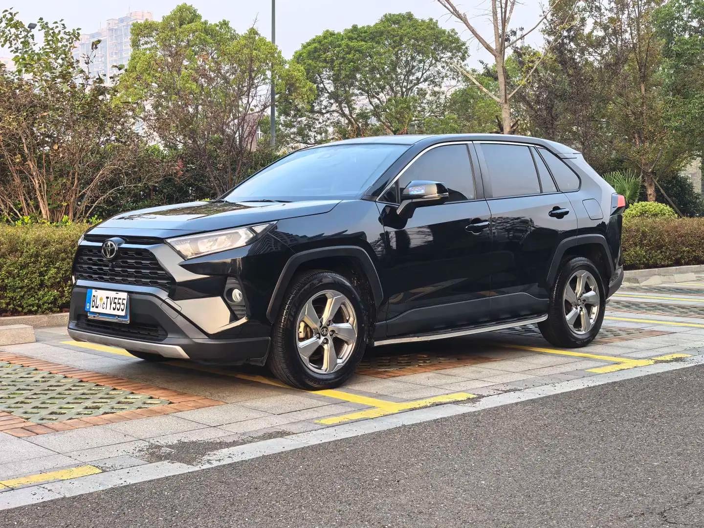 Toyota RAV4 2021 г. 58106 км.