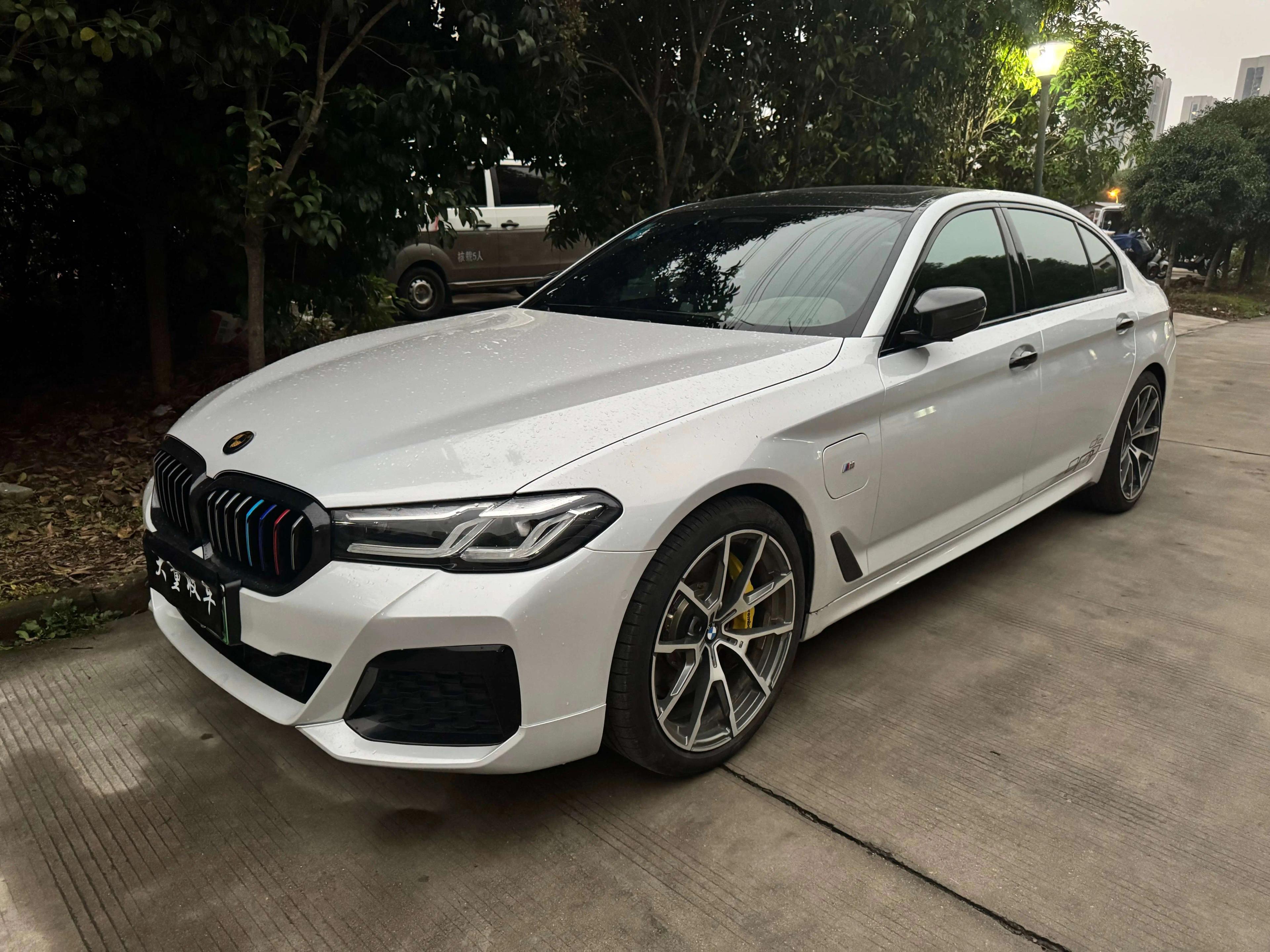 BMW 5 Series PHEV 2022 г. 44102 км.