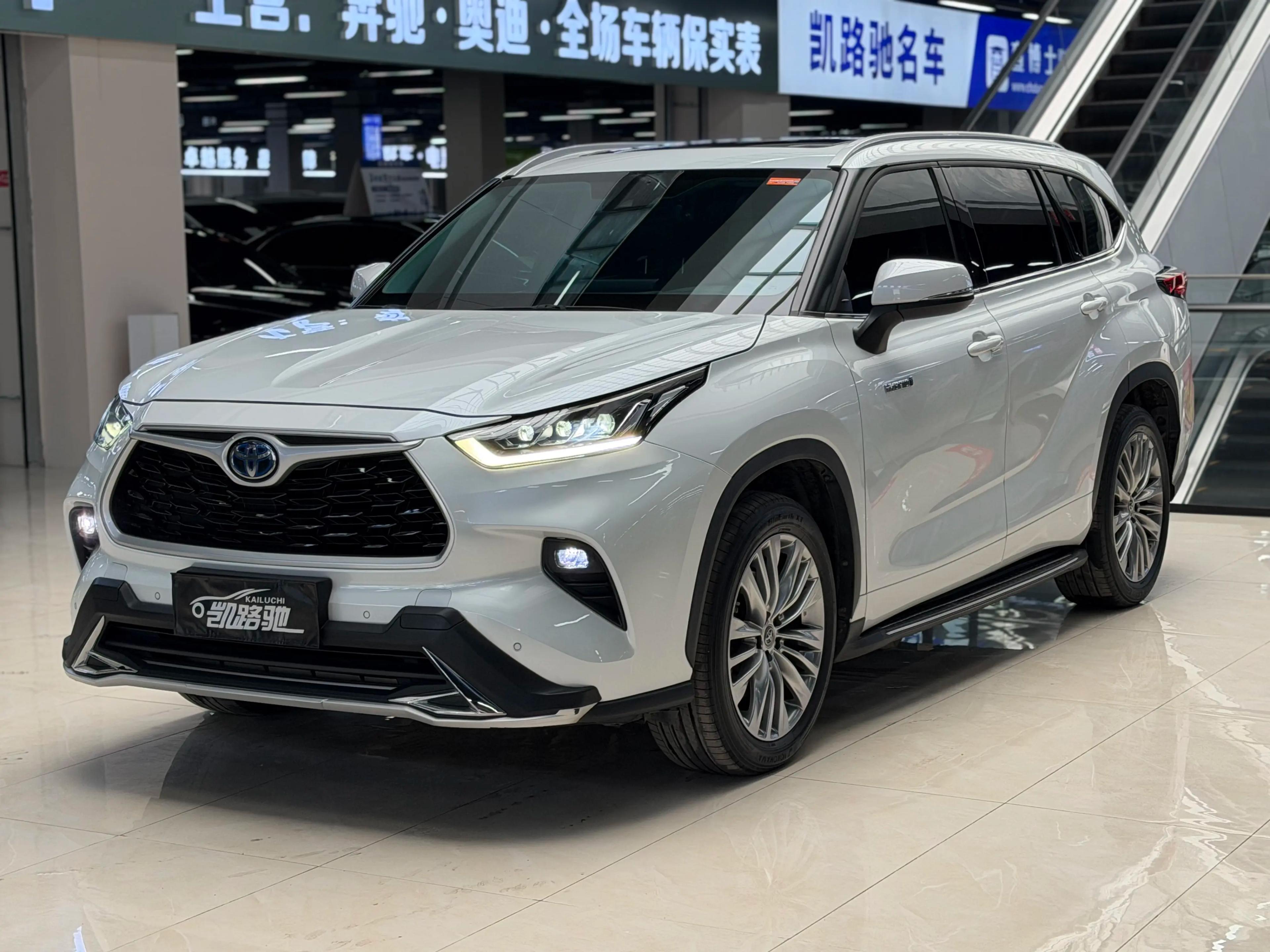 Toyota Highlander 2022 г. 53129 км.