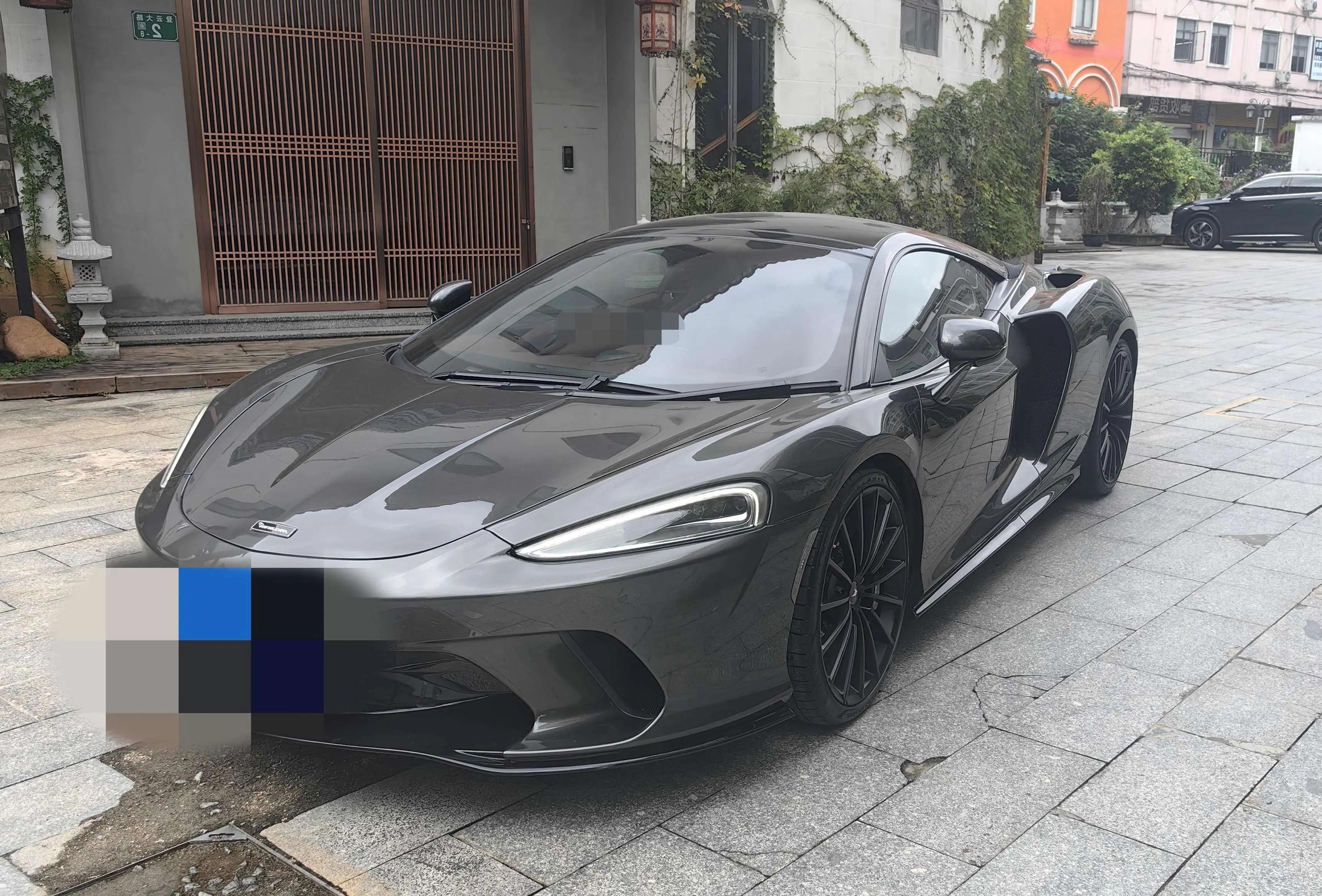 McLaren GT 2022 г. 13117 км.