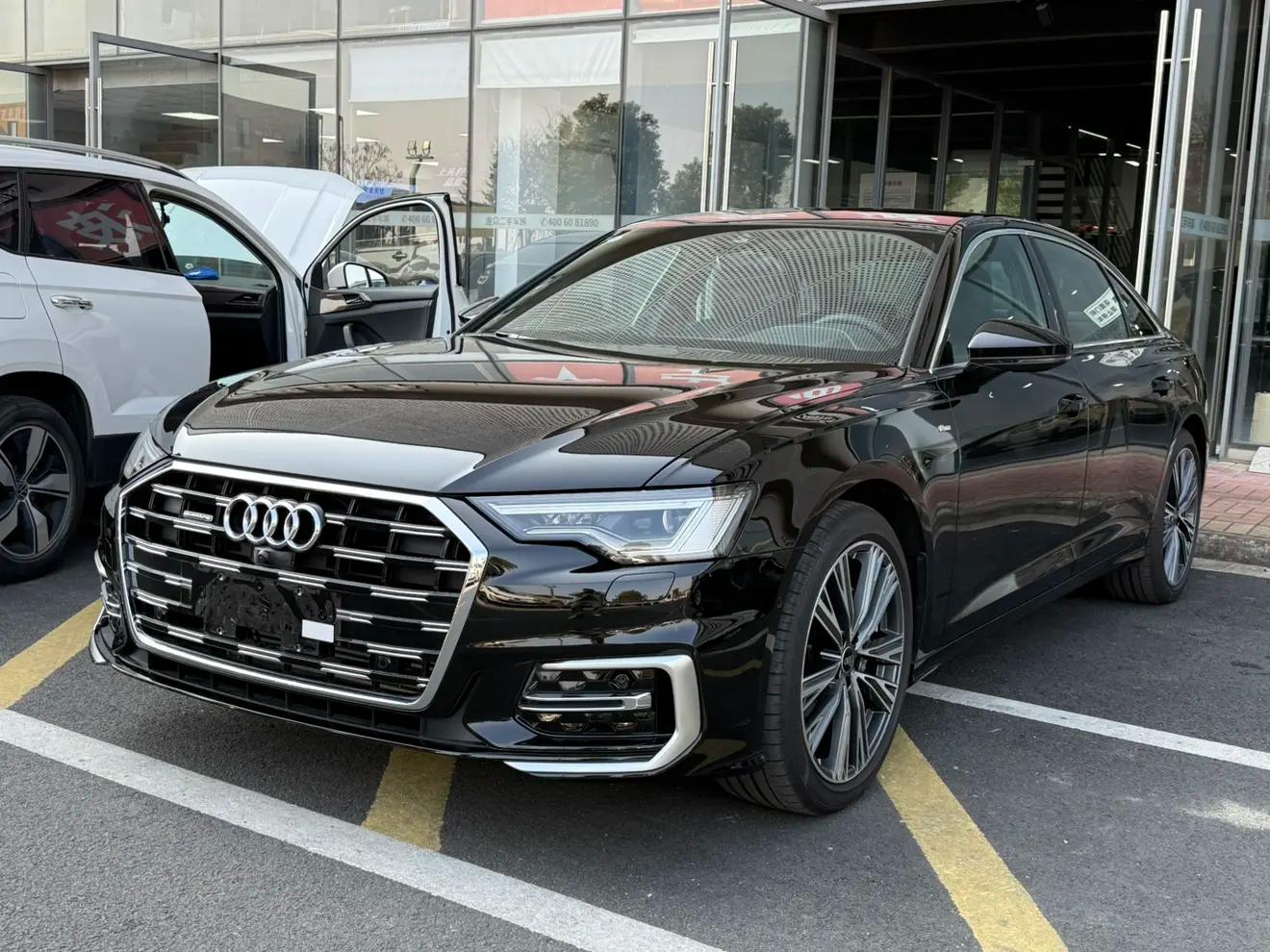 Audi A6L 2025 г. 3900 км.