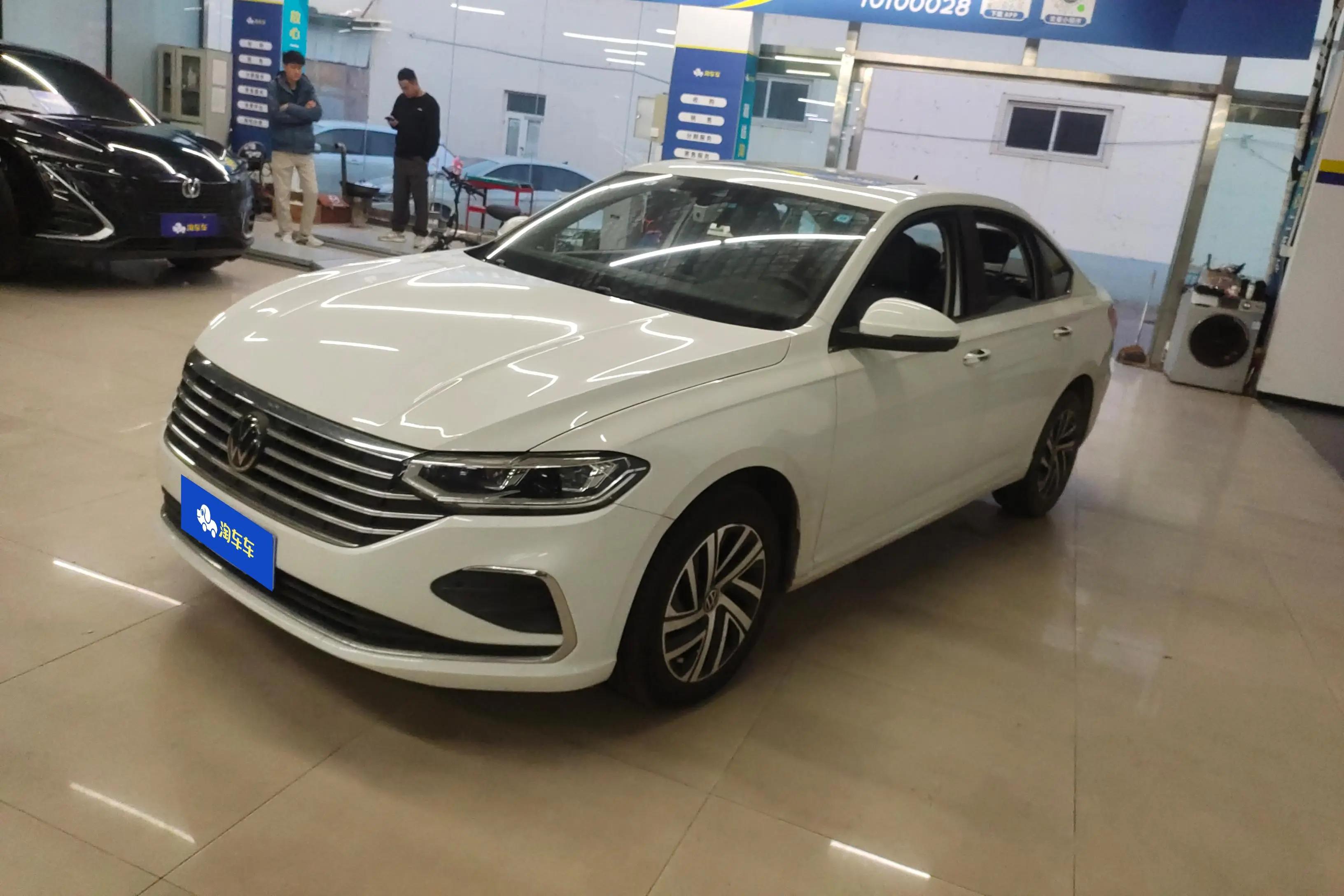 Volkswagen Lavida 2023 г. 21683 км.