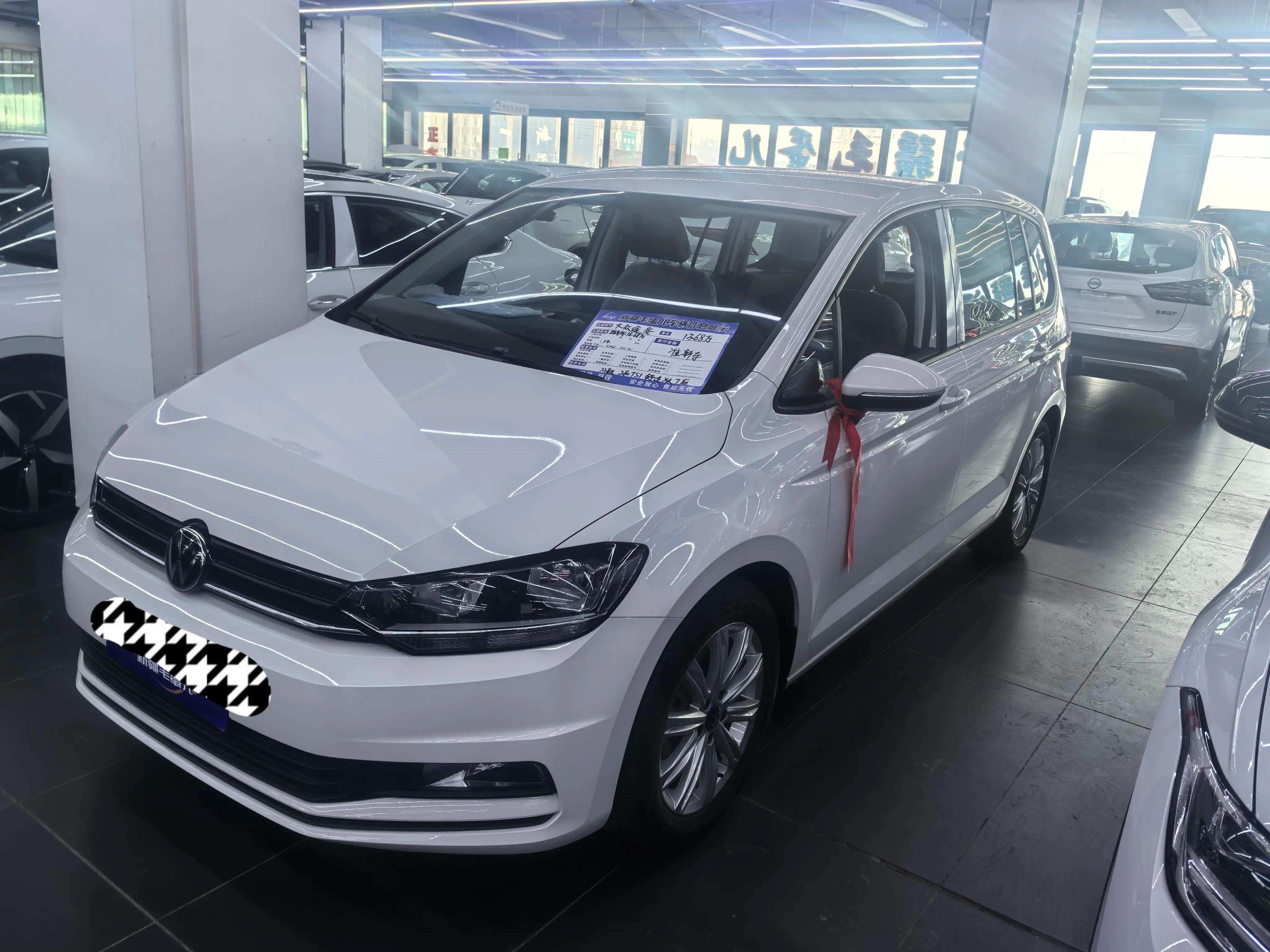 Volkswagen Touran L 2025 г. 475 км.