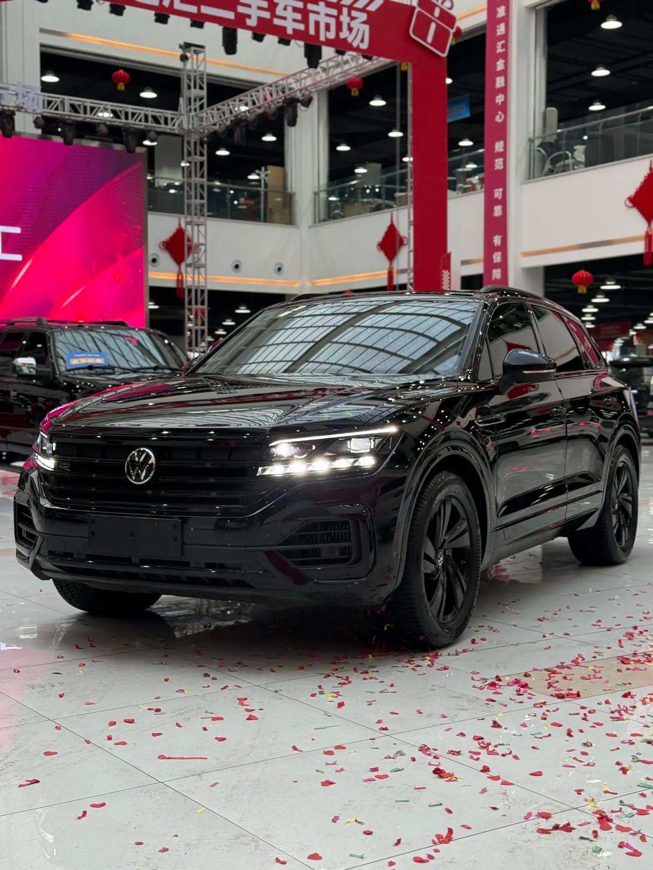 Volkswagen Touareg 2022 г. 61112 км.