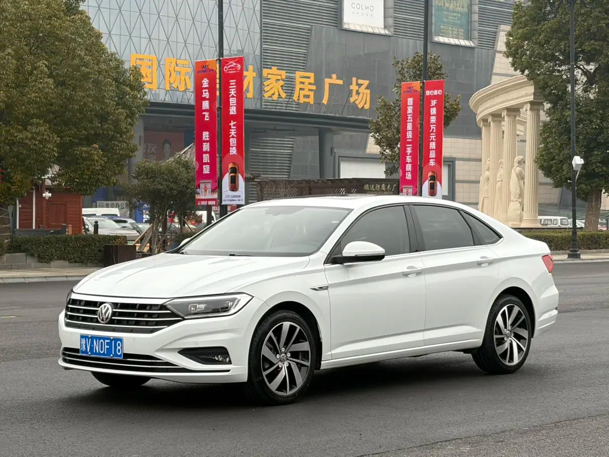 Volkswagen Sagitar 2021 г. 56107 км.